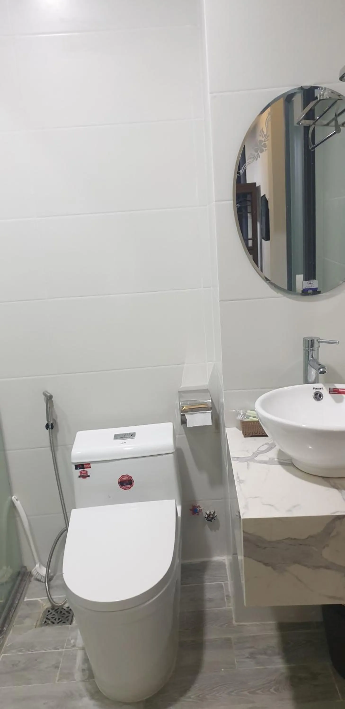 Shower in Like Family Hotel