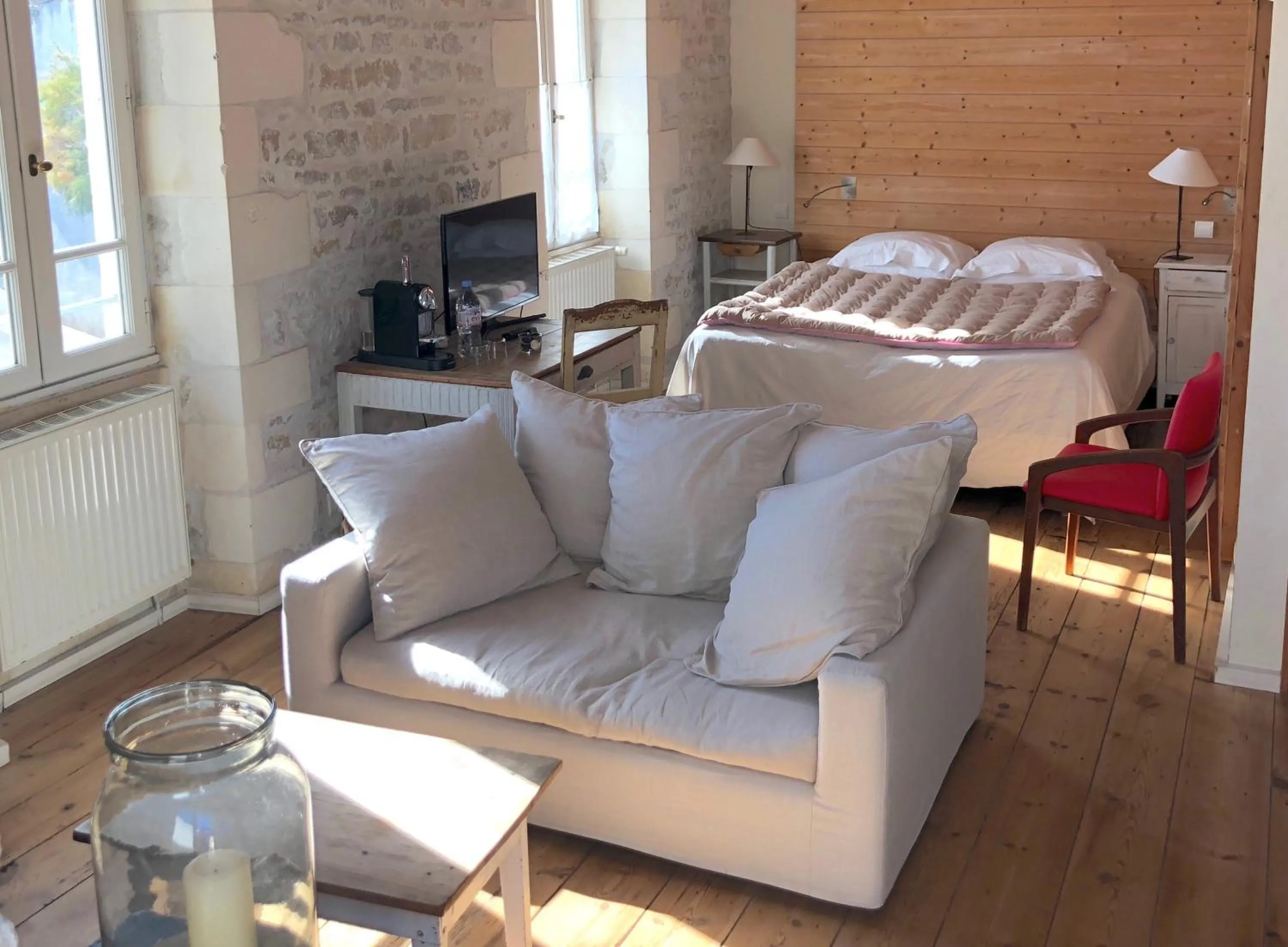 Bed in Hôtel Le Sénéchal