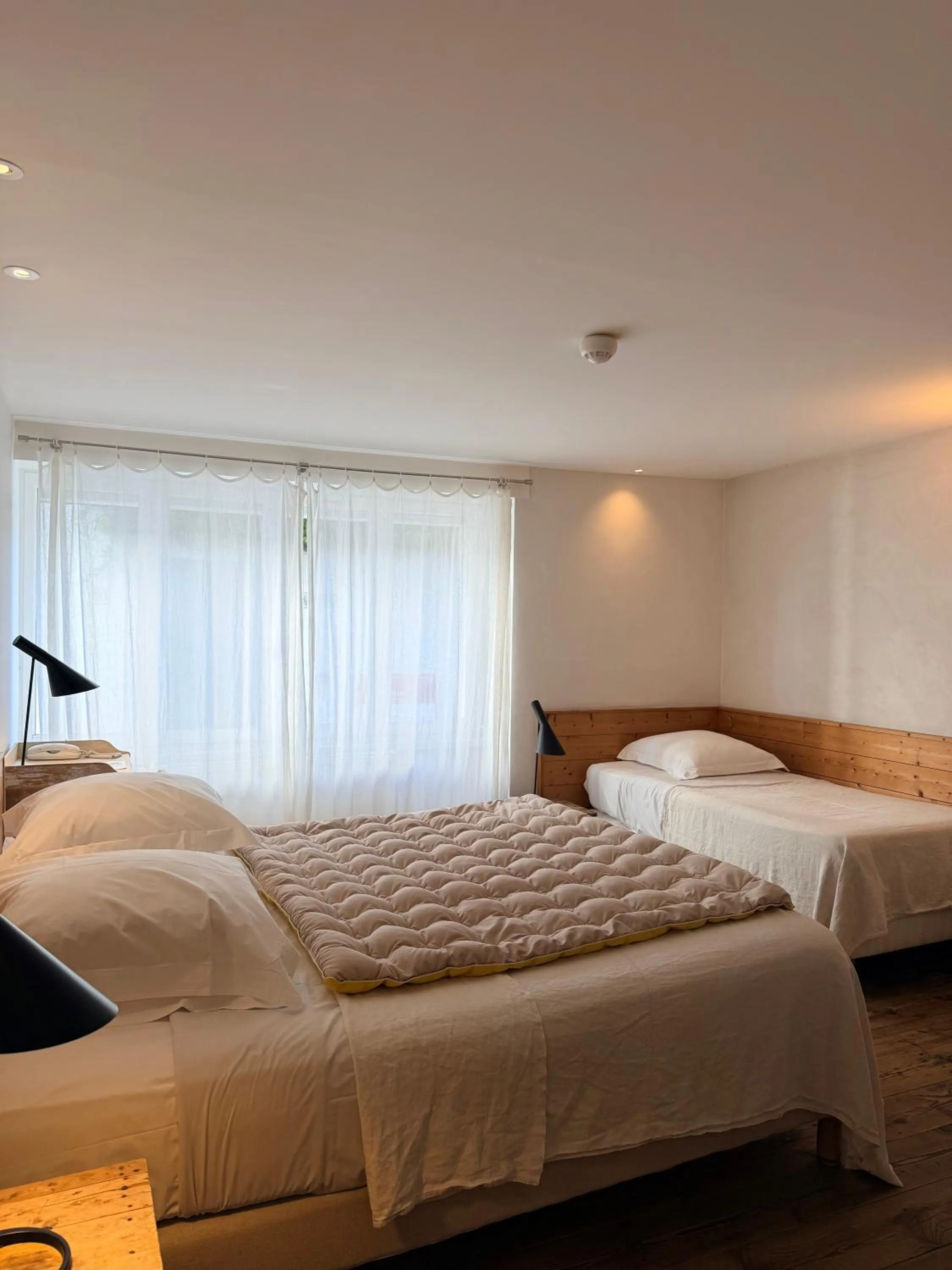 Bed in Hôtel Le Sénéchal