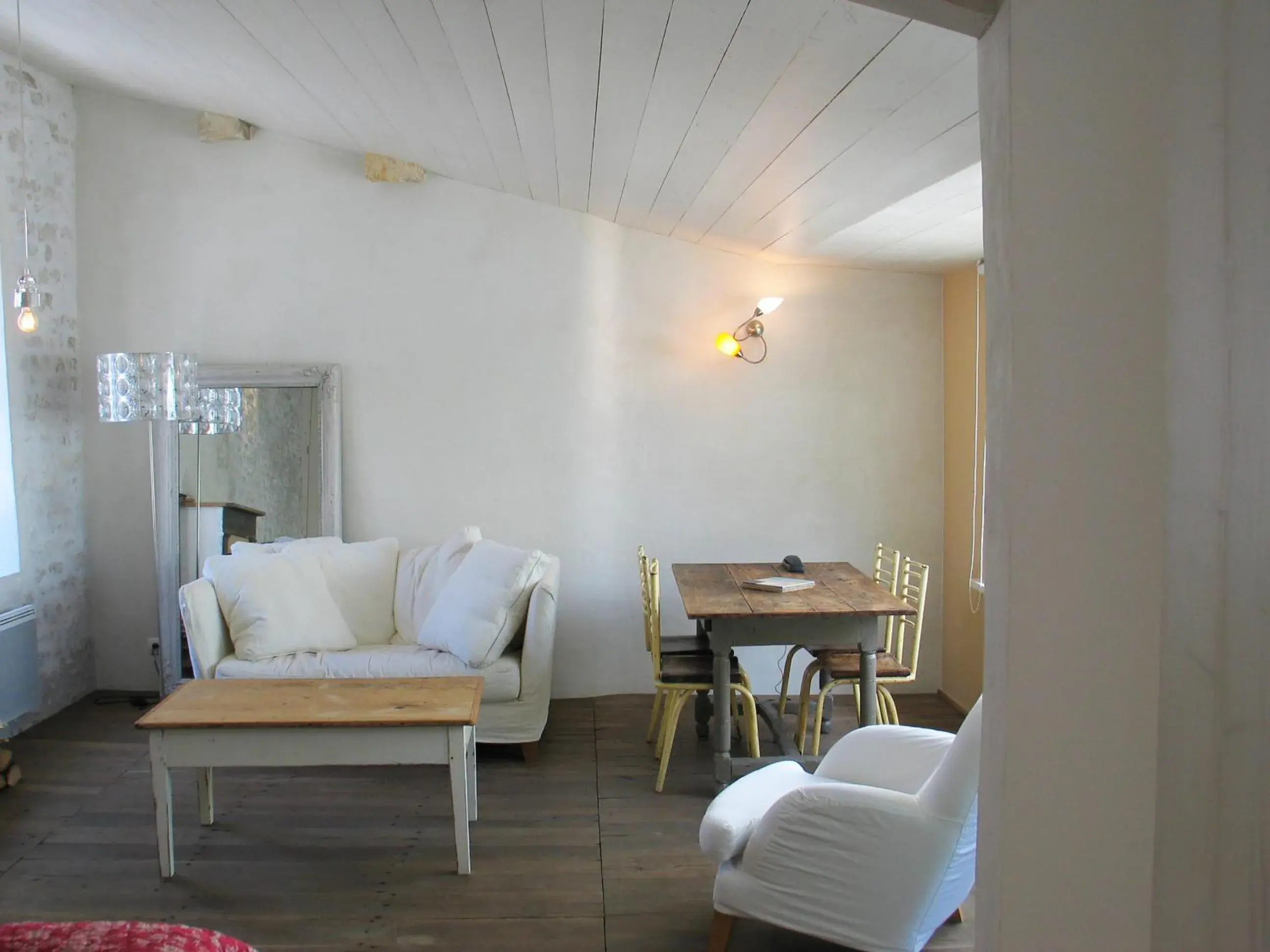 Two-Bedroom House in Hôtel Le Sénéchal Two-Bedroom House in Hôtel Le Sénéchal