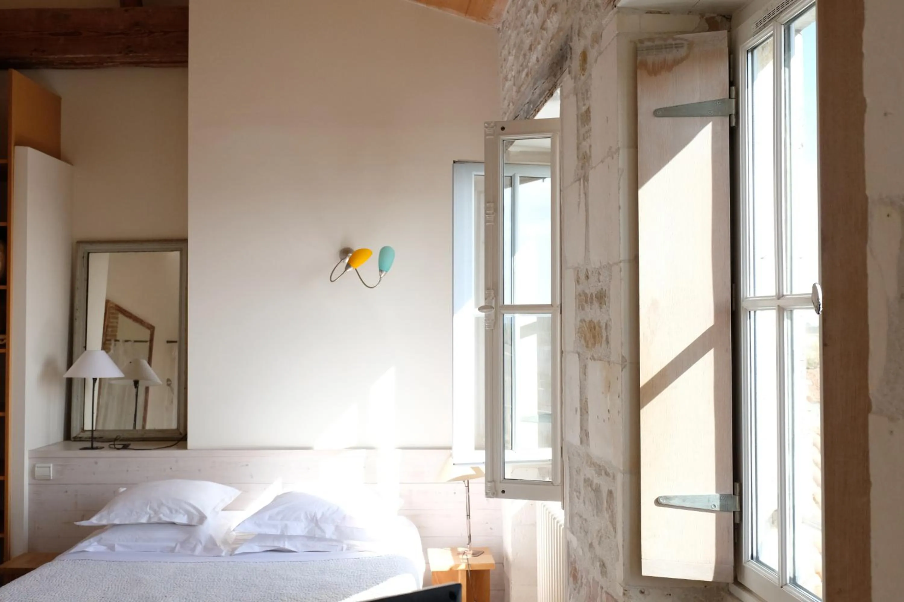 Bed in Hôtel Le Sénéchal