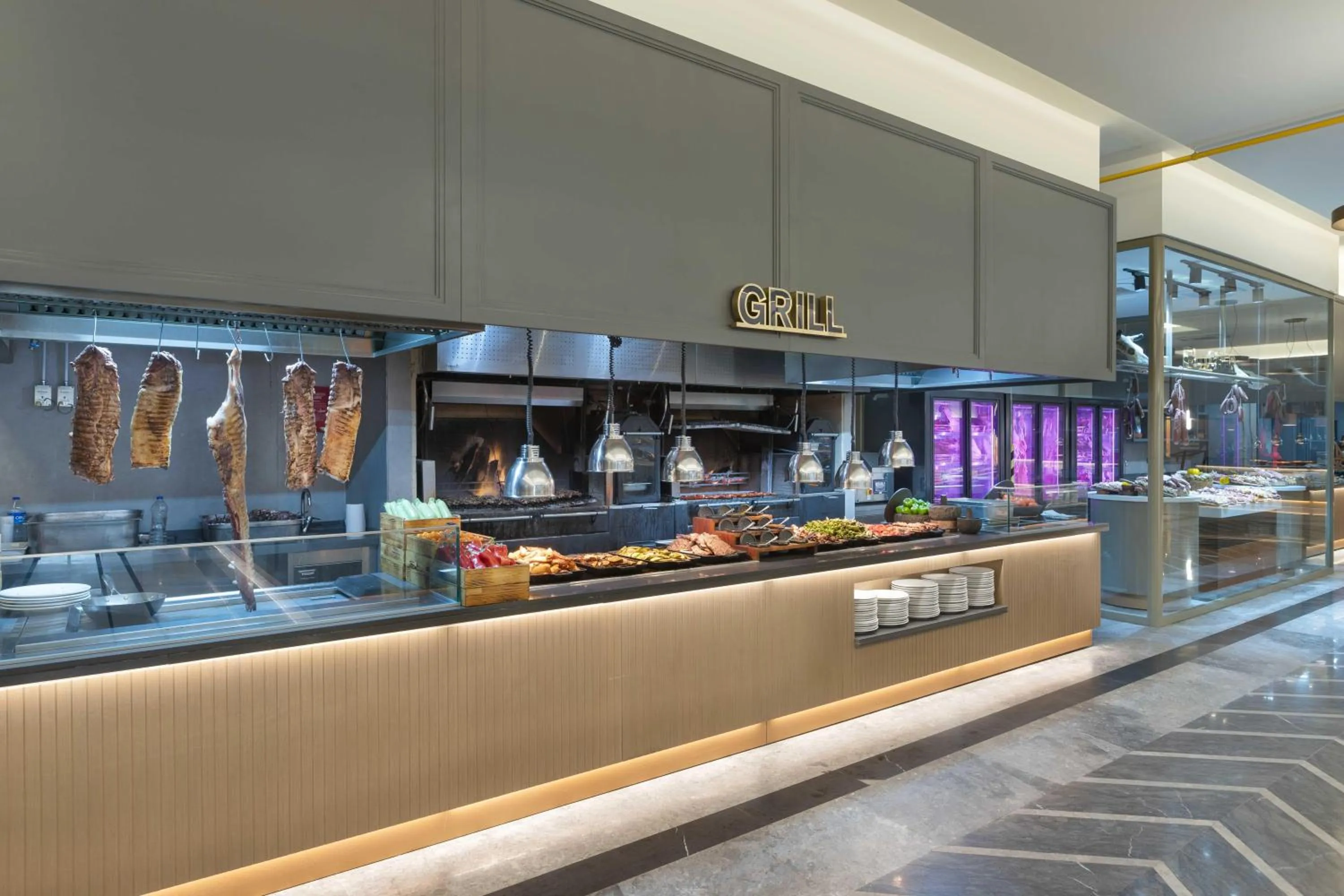 Restaurant/places to eat in Kirman Belazur Resort & Spa