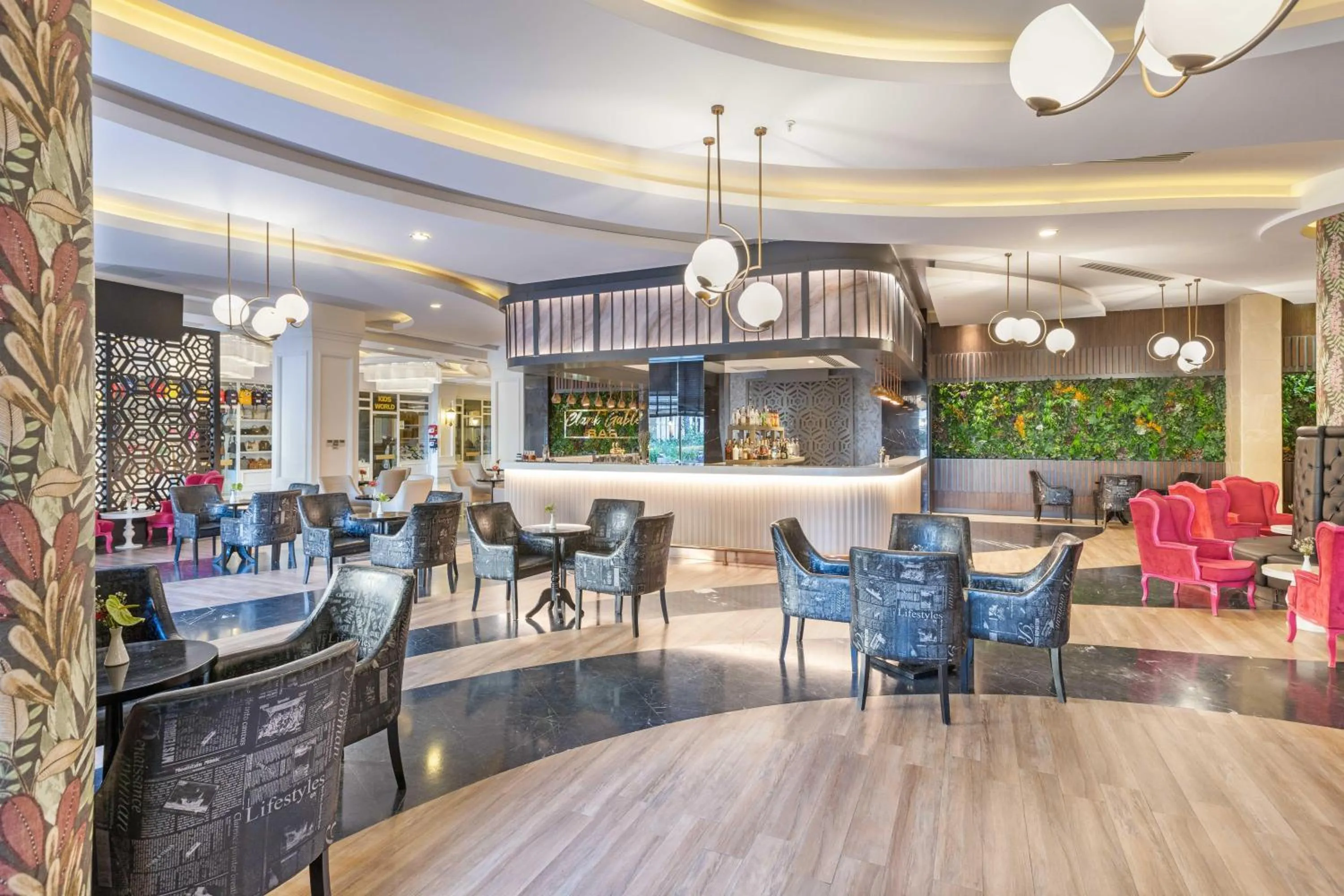 Lounge or bar in Kirman Belazur Resort & Spa