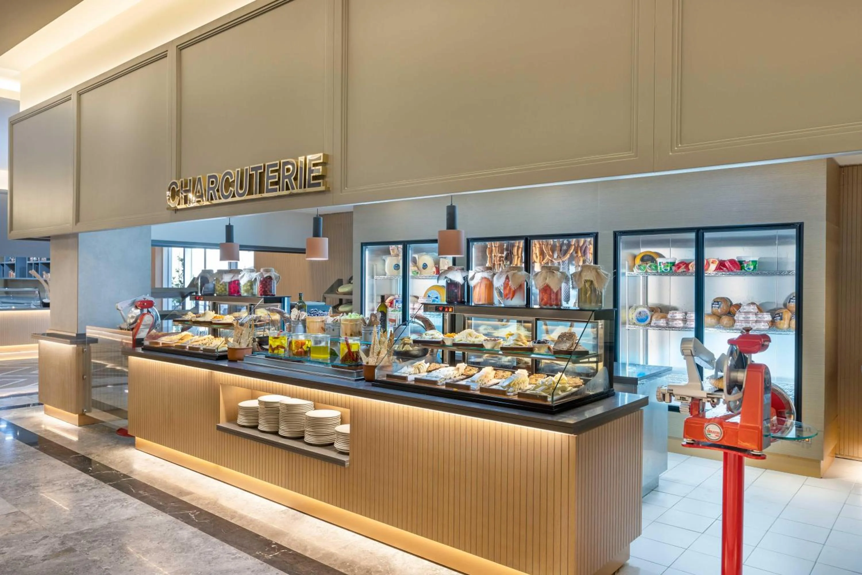 Restaurant/places to eat in Kirman Belazur Resort & Spa