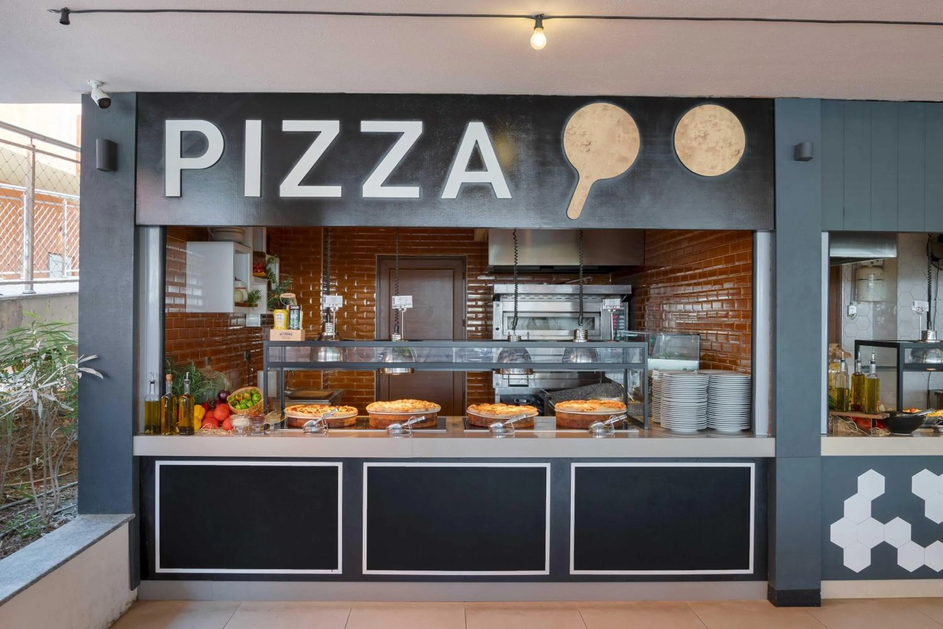 Restaurant/places to eat in Kirman Belazur Resort & Spa