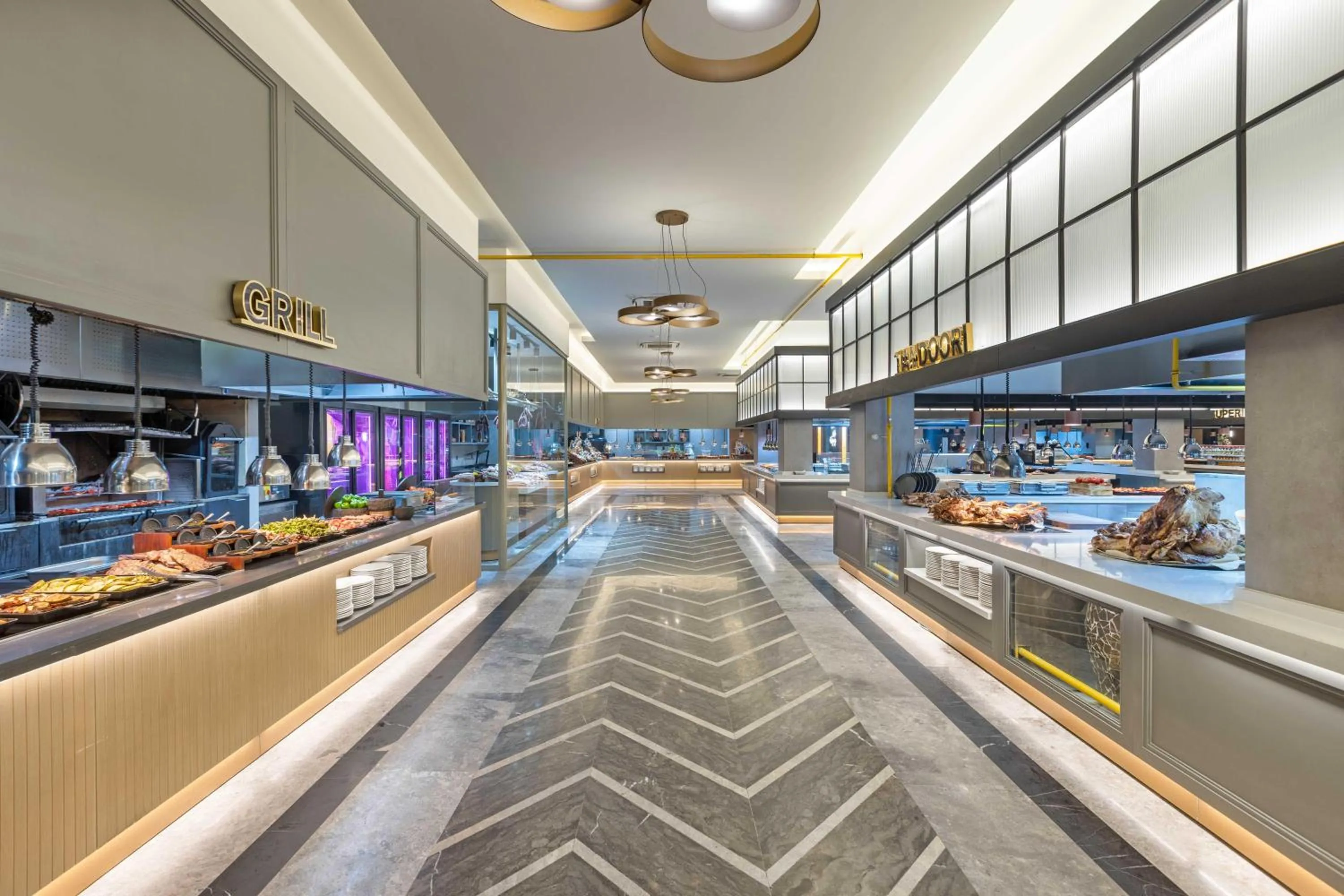 Restaurant/places to eat in Kirman Belazur Resort & Spa