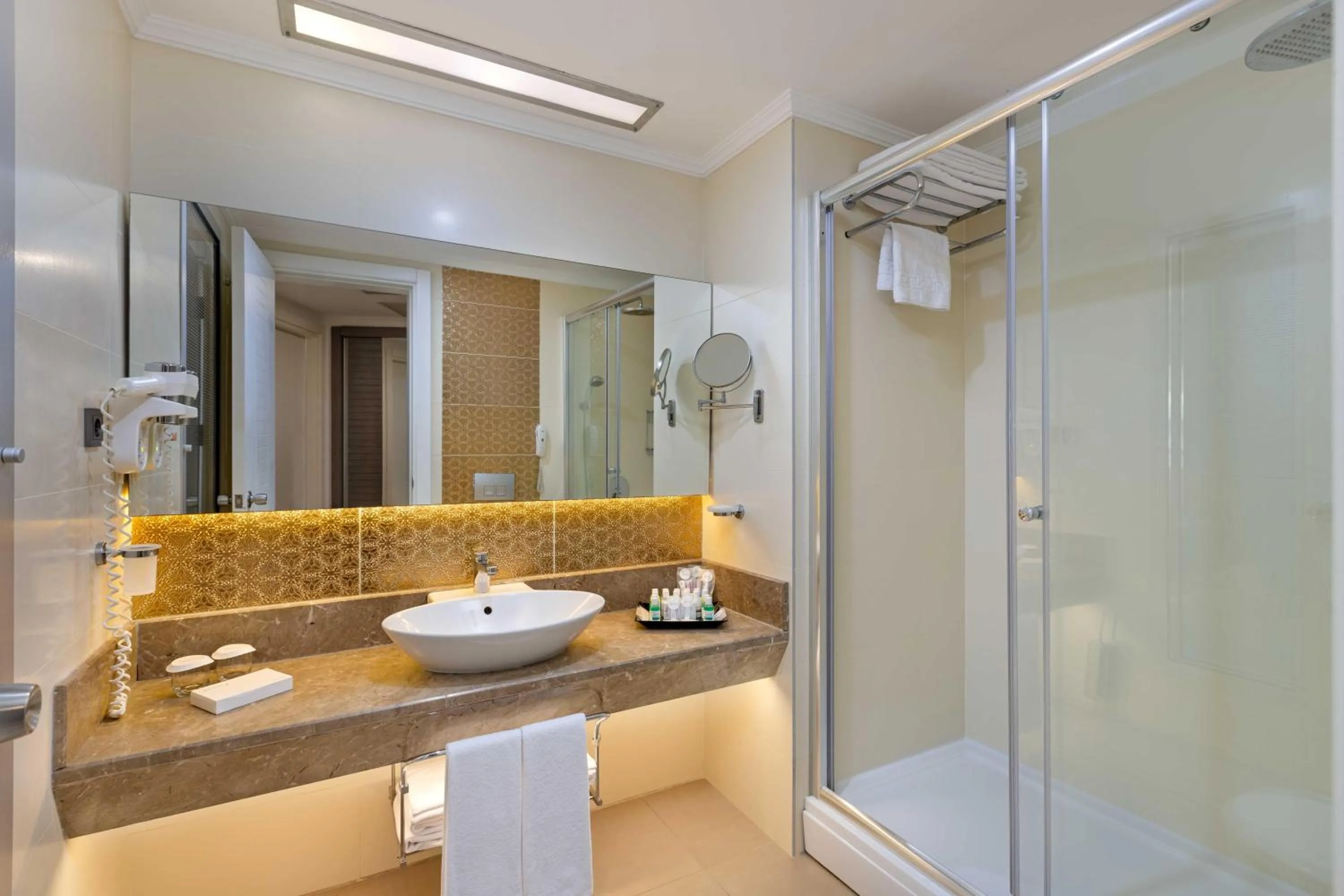 Bathroom in Kirman Belazur Resort & Spa