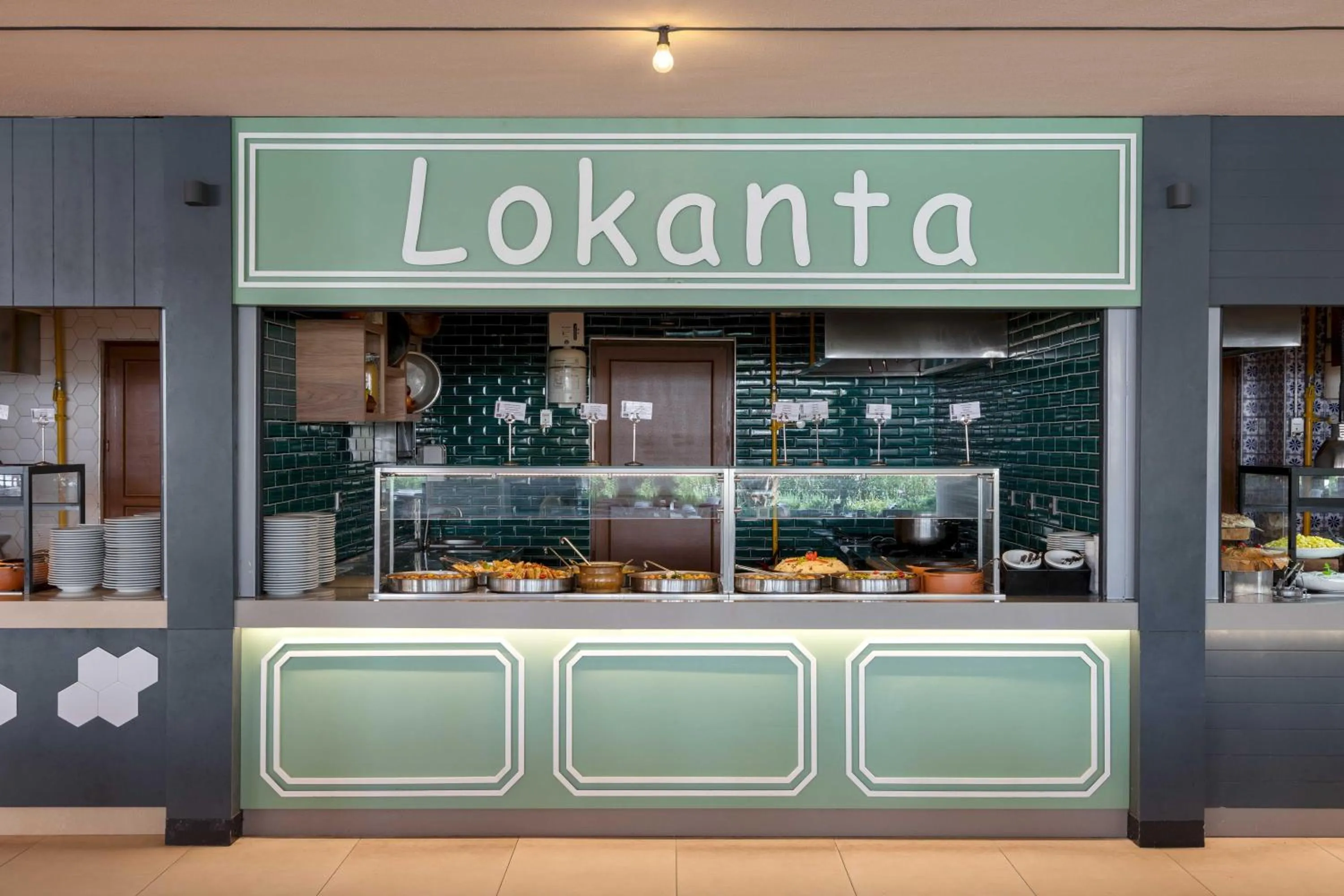 Restaurant/places to eat in Kirman Belazur Resort & Spa