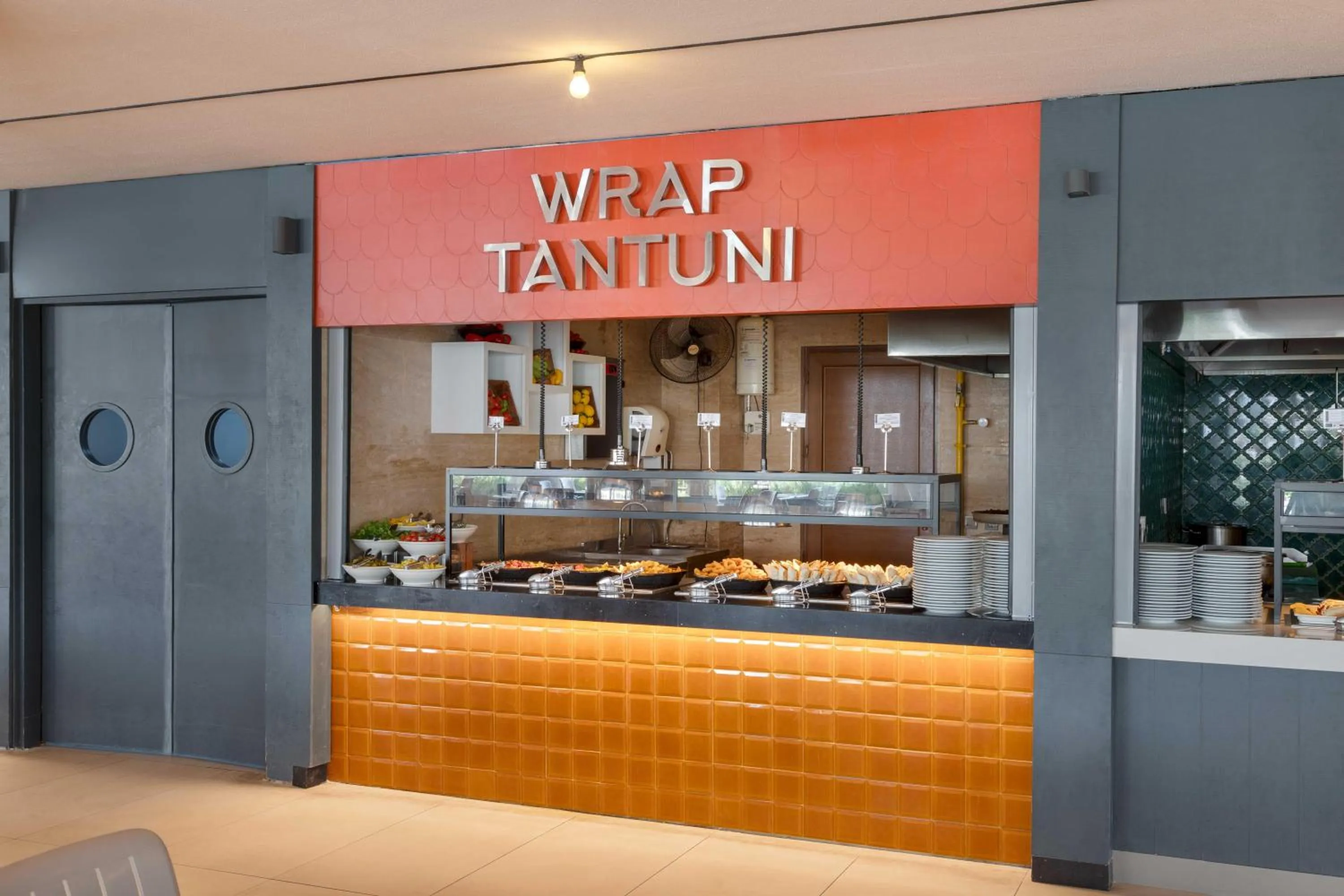 Restaurant/places to eat in Kirman Belazur Resort & Spa