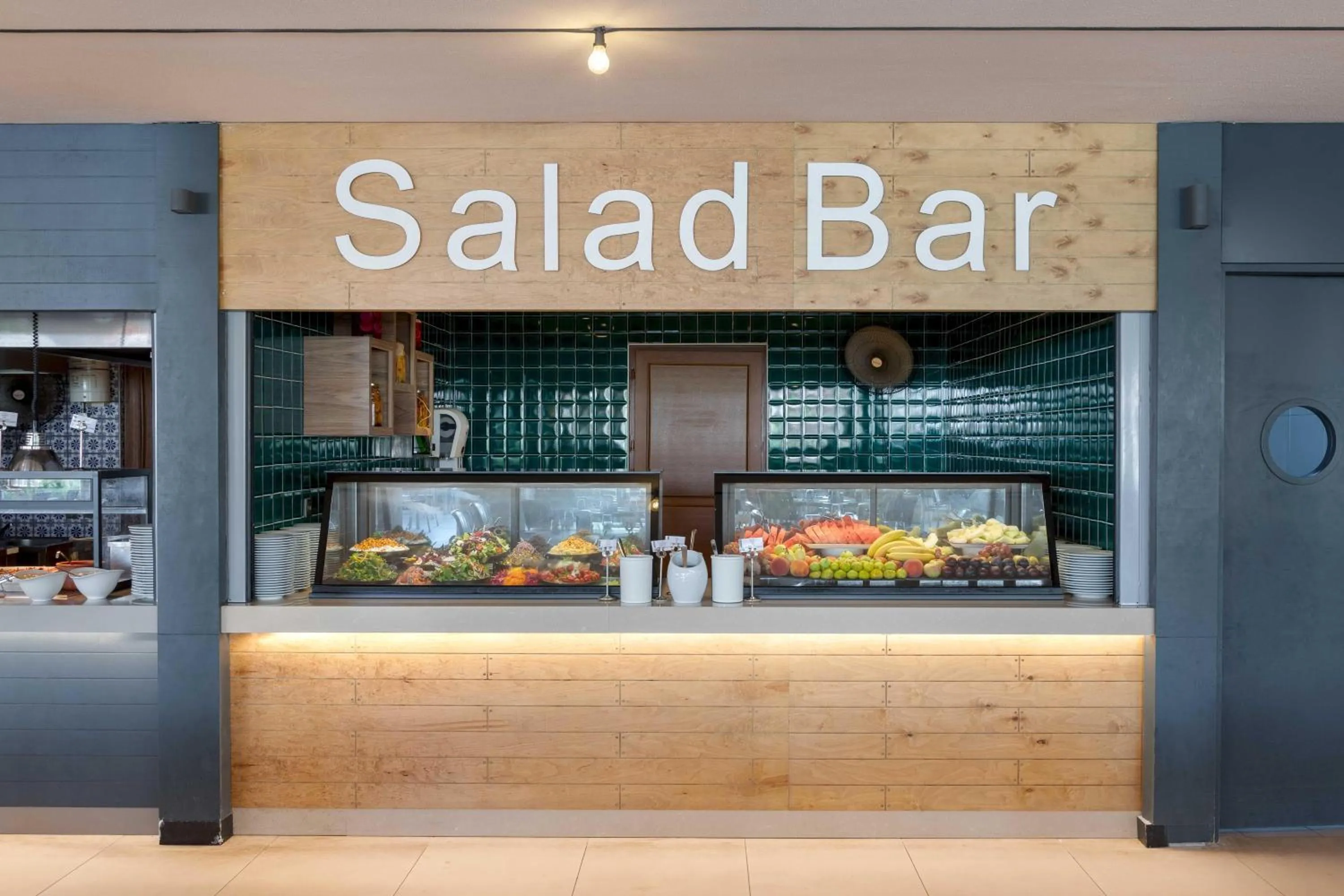 Restaurant/places to eat in Kirman Belazur Resort & Spa