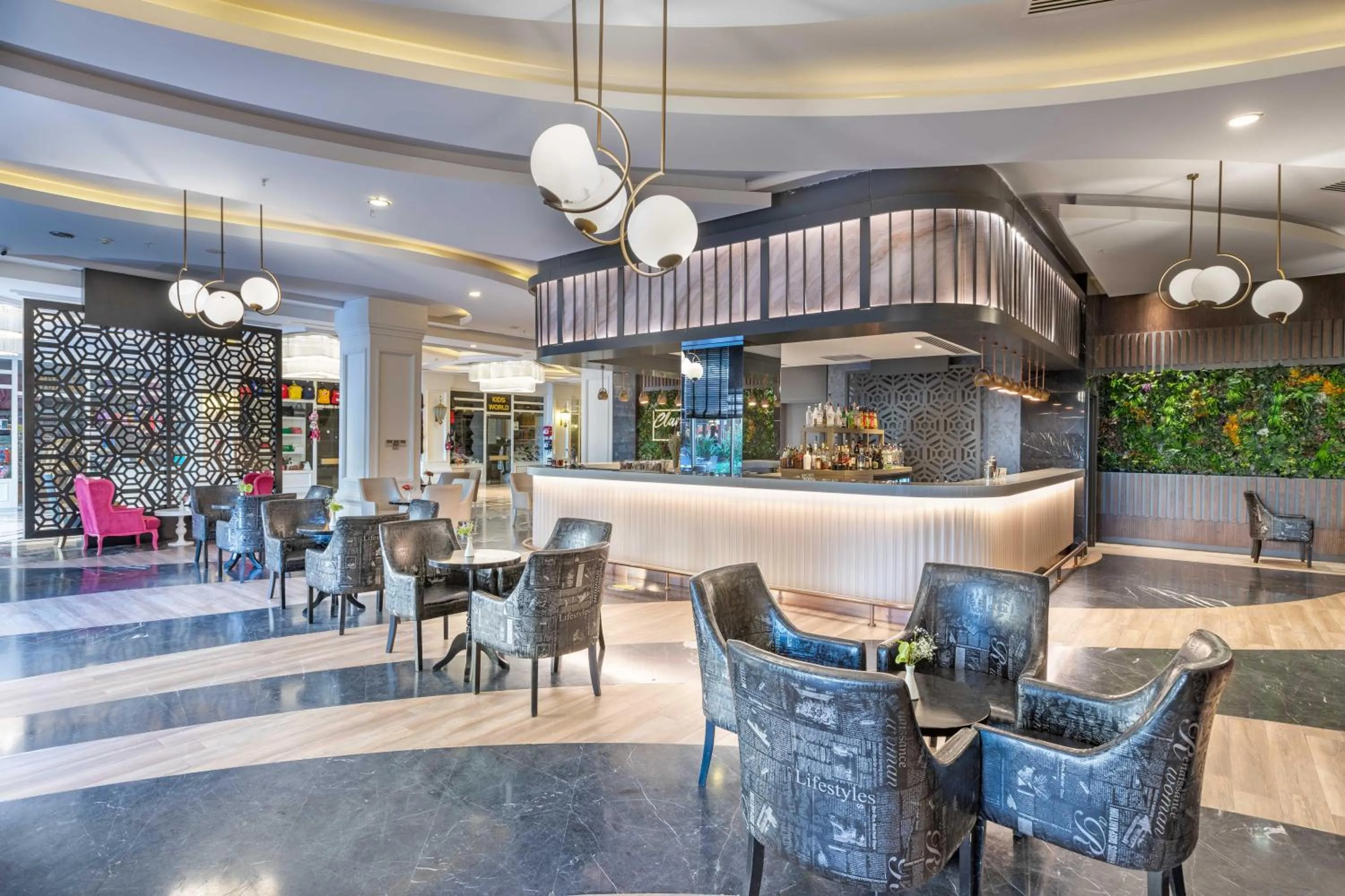 Lounge or bar in Kirman Belazur Resort & Spa