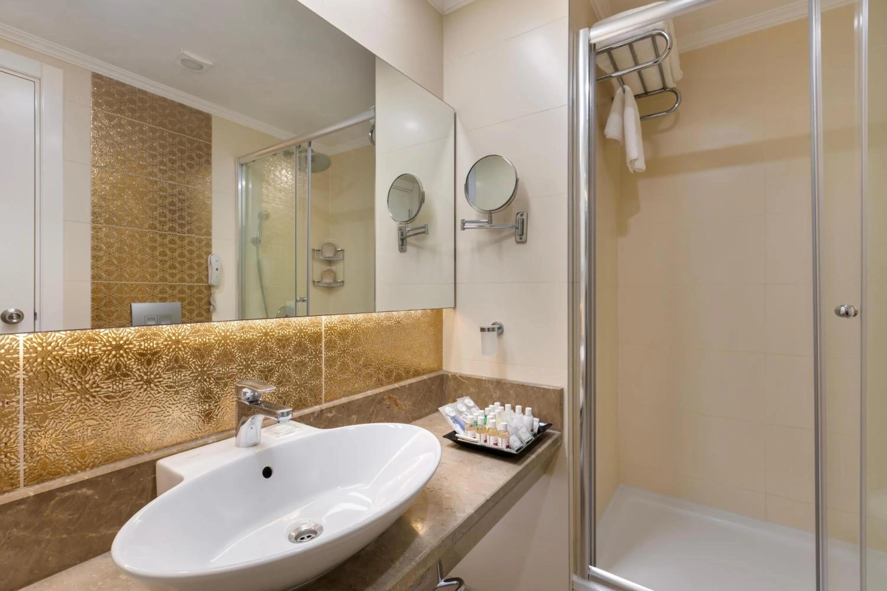 Bathroom in Kirman Belazur Resort & Spa