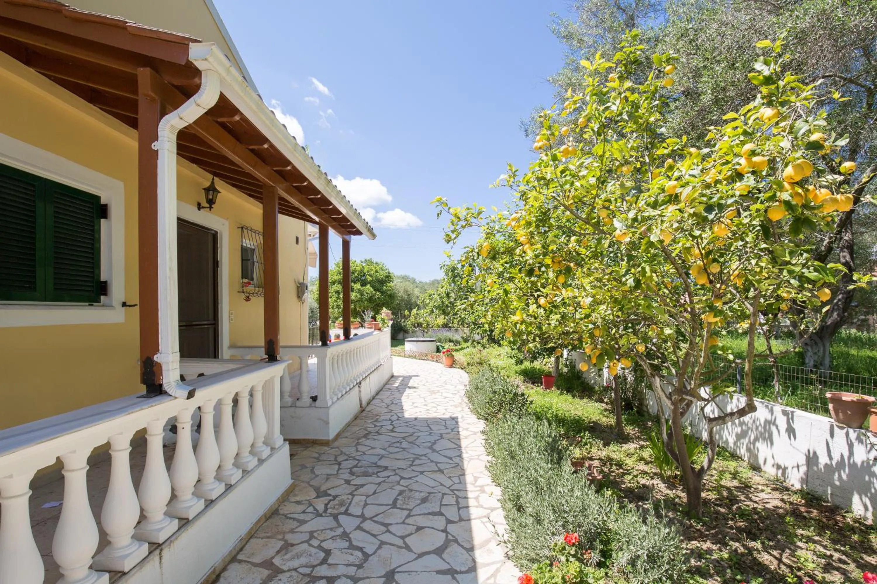 Garden in Karia Holiday Home