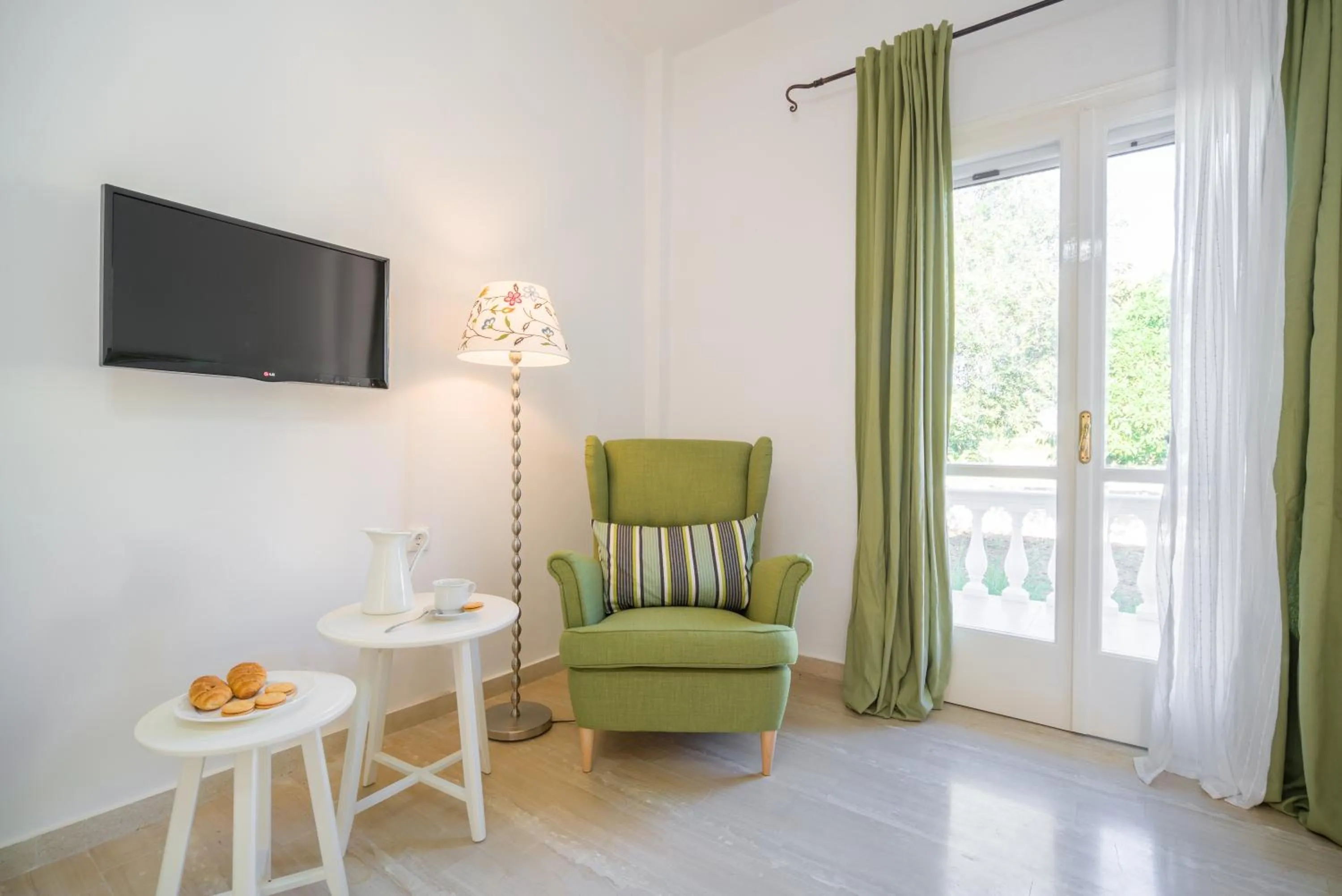 Living room in Karia Holiday Home