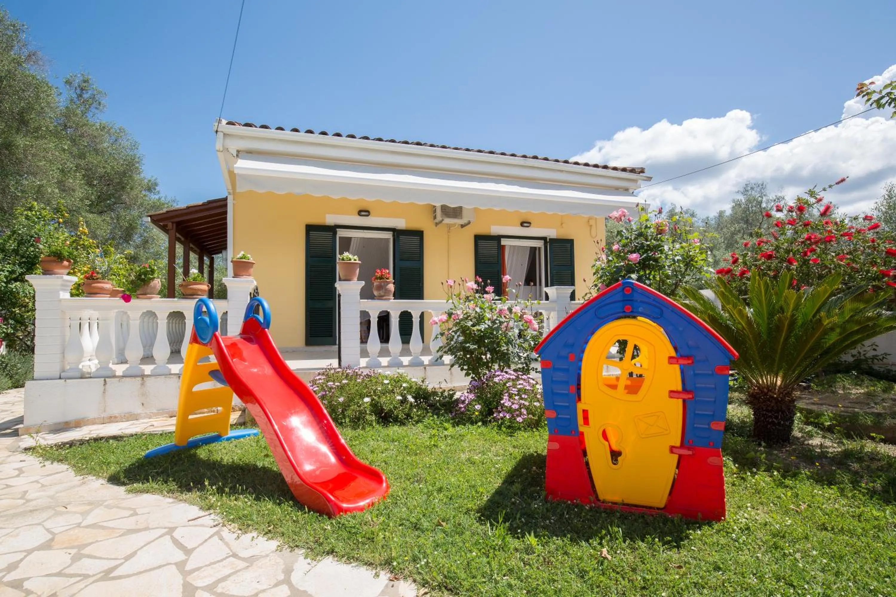 Garden in Karia Holiday Home