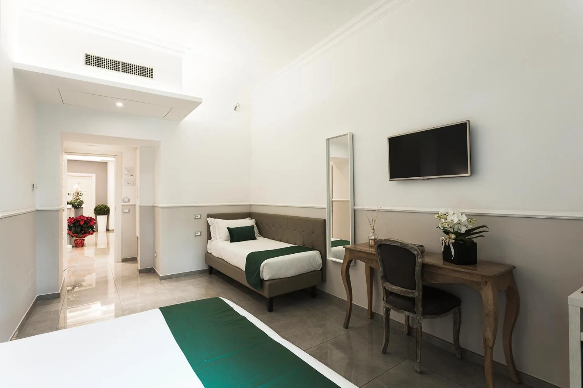 Bed in Vaticano Luxury Guest House