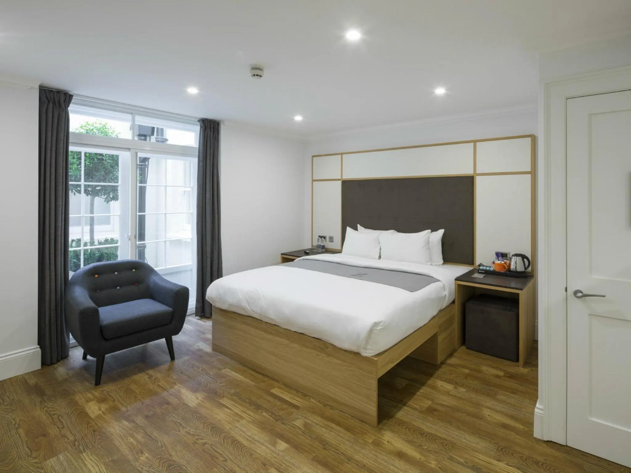 Day, Bed in The Z Hotel Gloucester Place