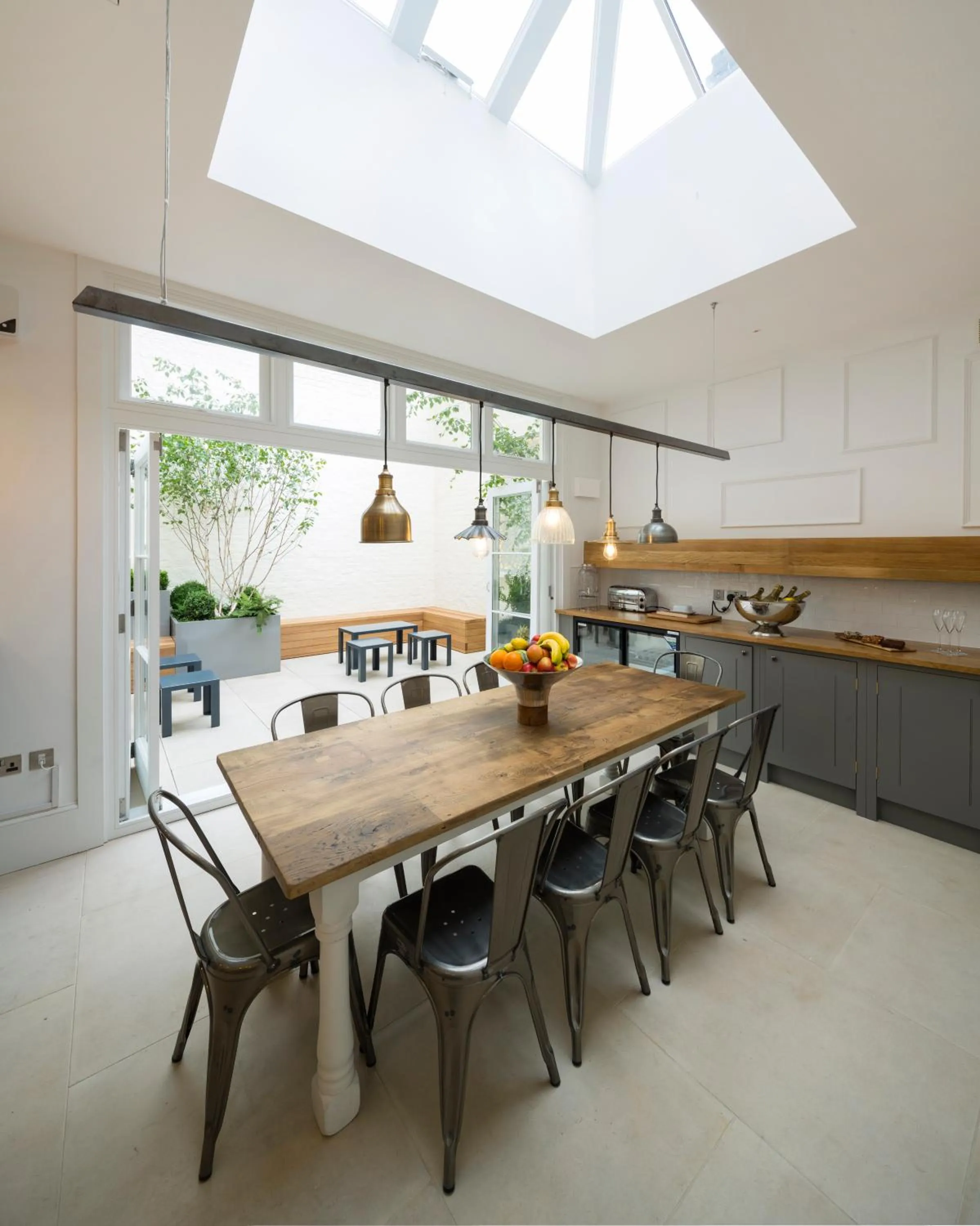 Dining area in The Z Hotel Gloucester Place
