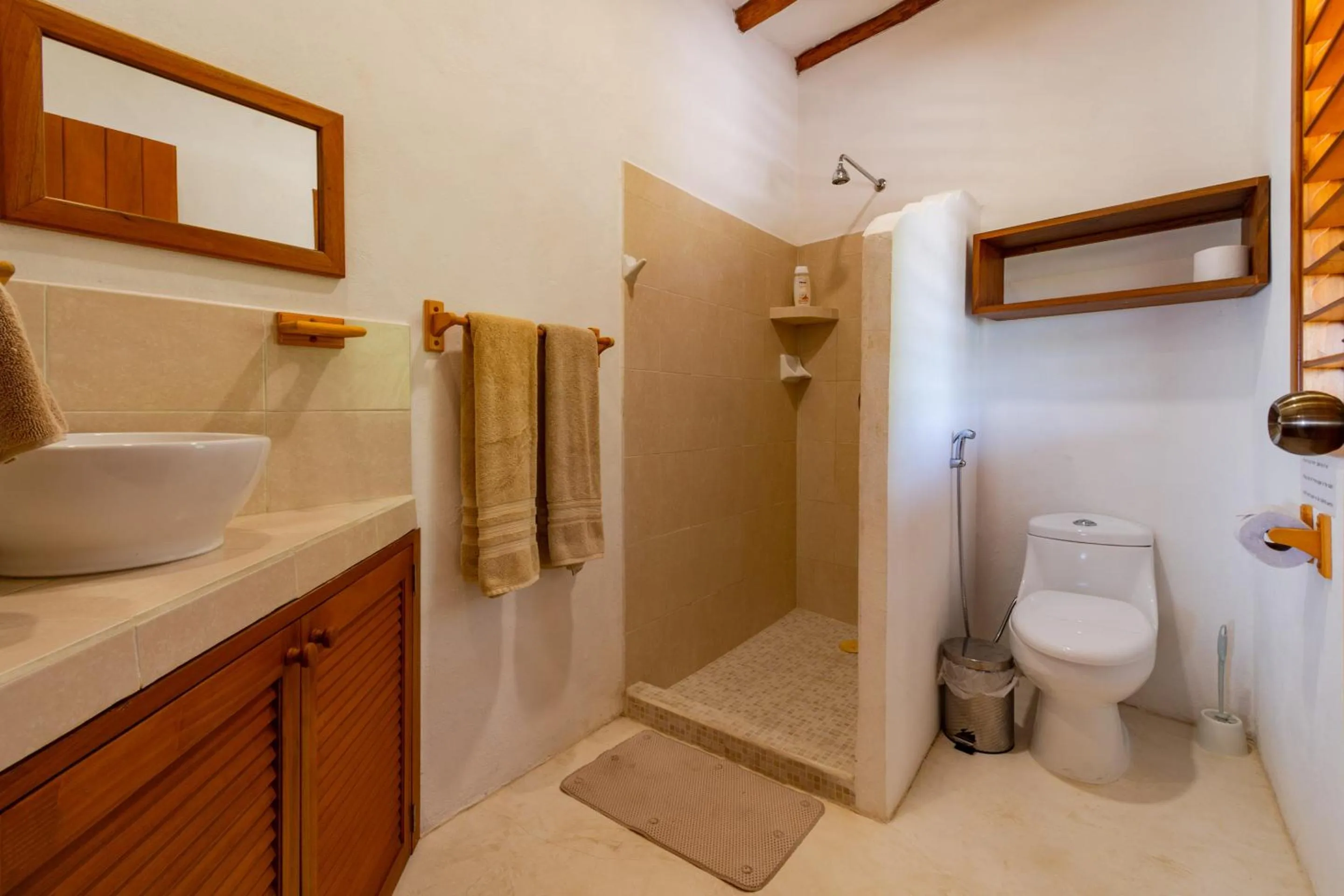 Shower in La Casa del Alux - Adults Only