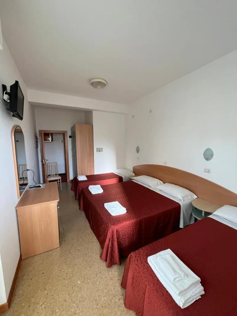 Photo of the whole room, Bed in Hotel Chery