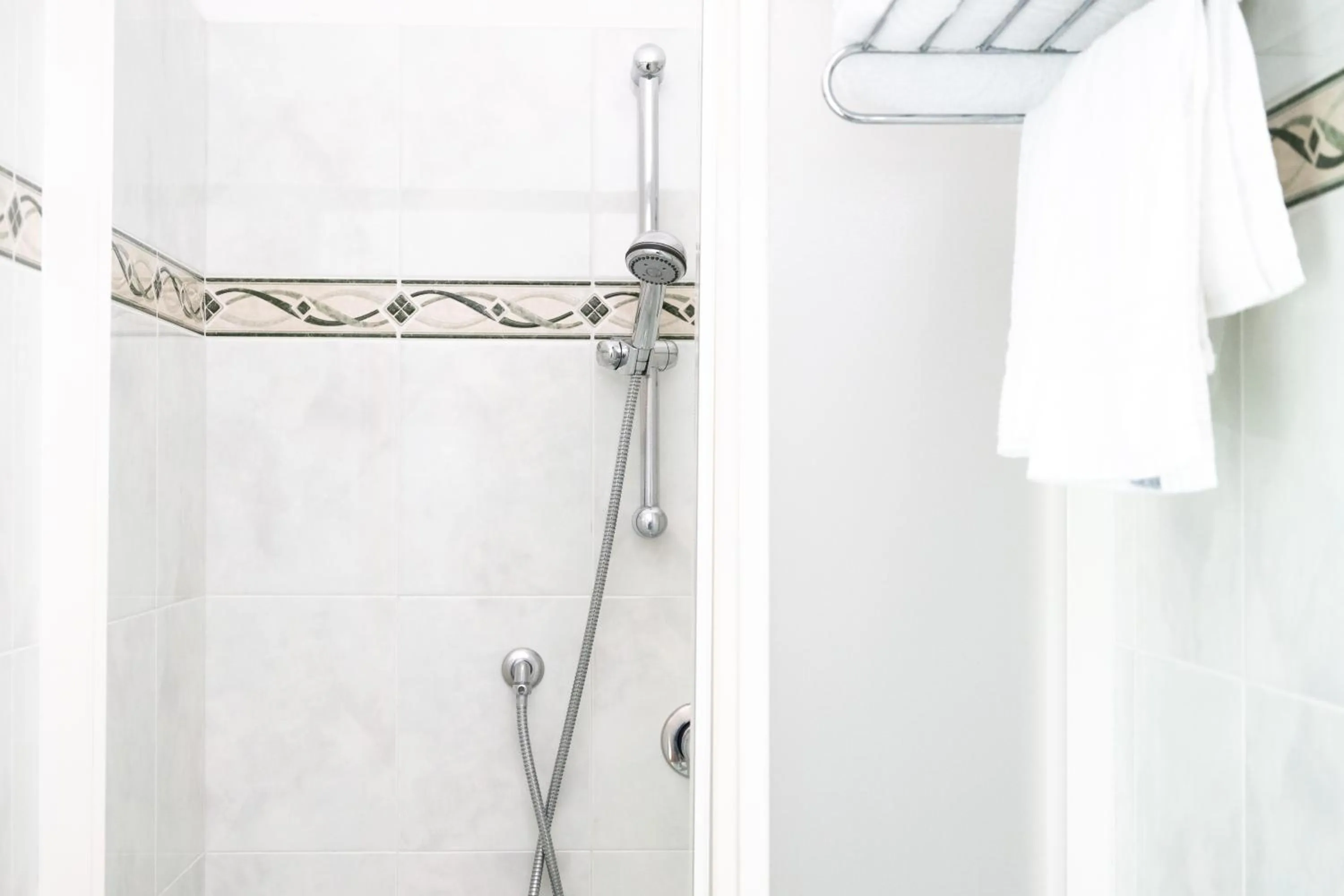 Shower in Hotel Chery