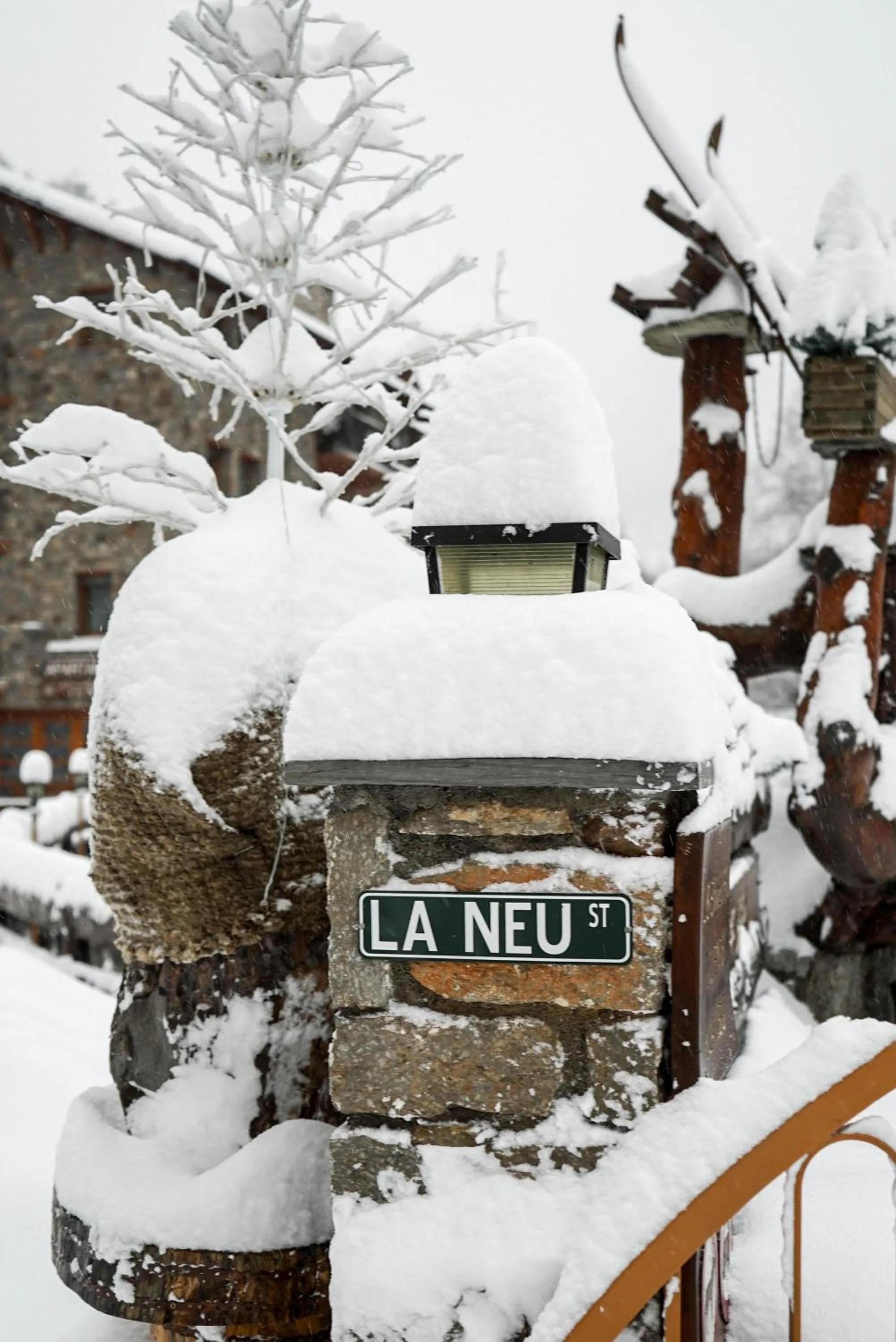 Apartaments La Neu-Mountain Lodges & Restaurant