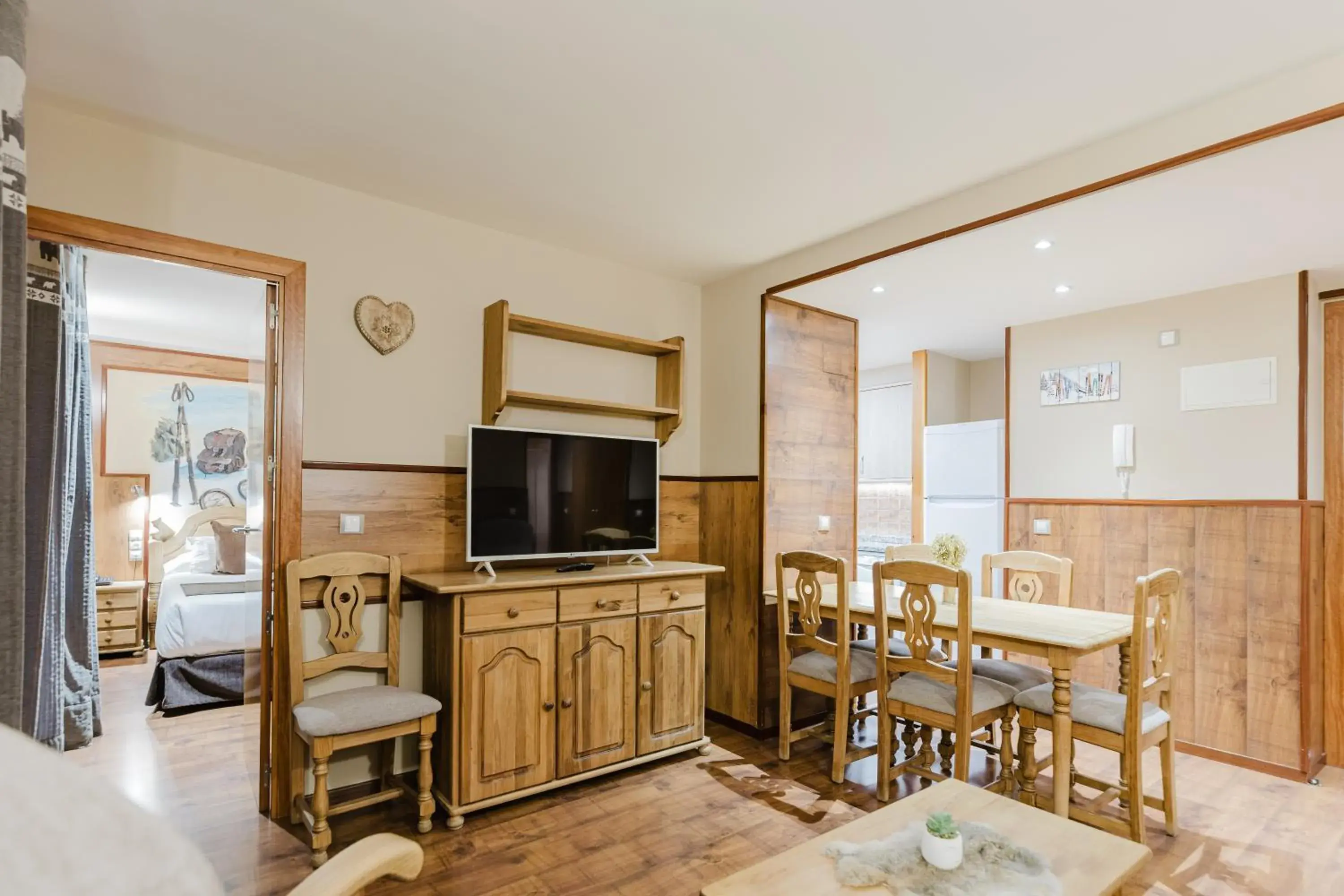 Superior Suite in Apartaments La Neu-Mountain Lodges & Restaurant Superior Suite in Apartaments La Neu-Mountain Lodges & Restaurant