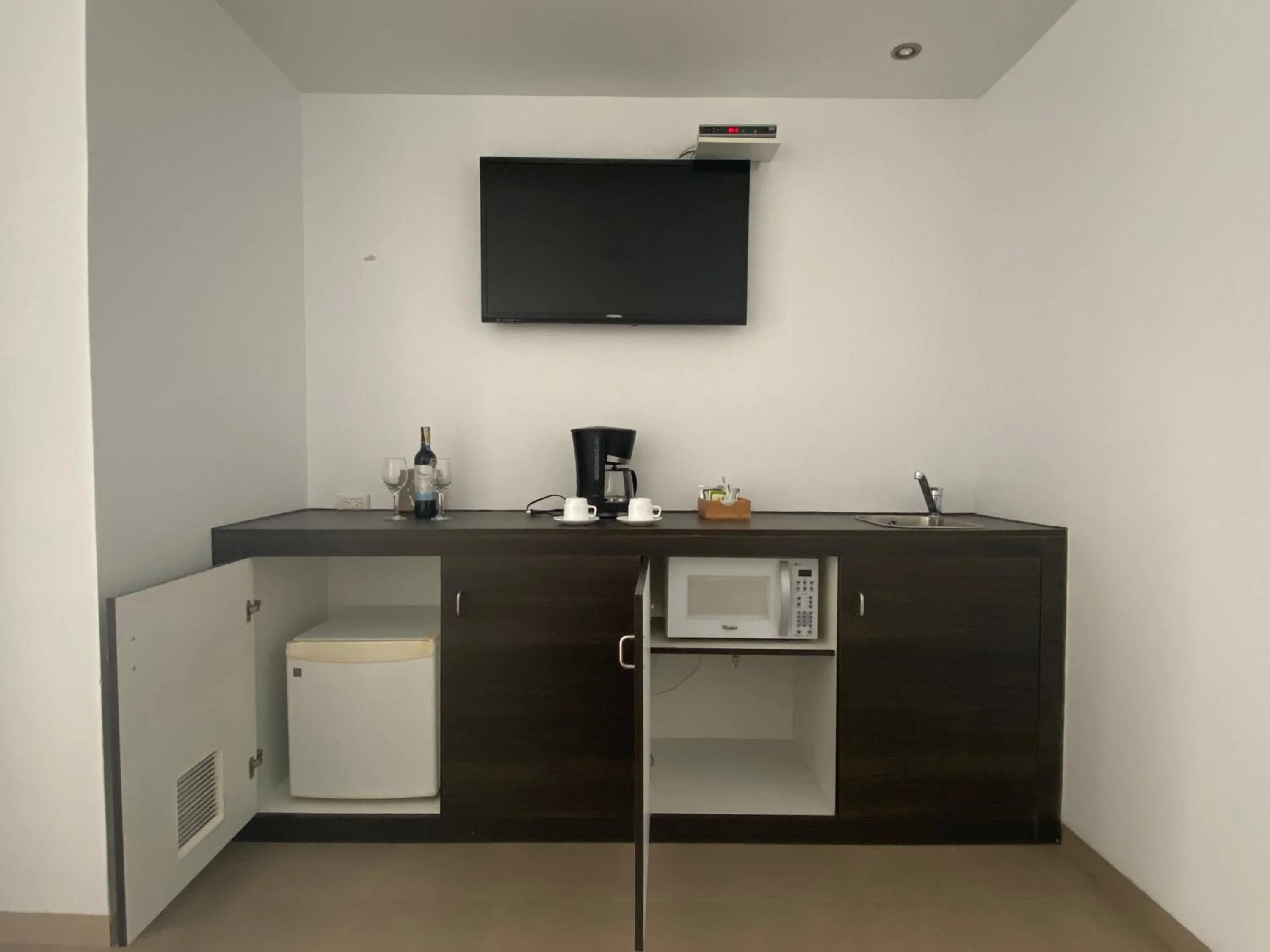 Coffee/tea facilities in Galapagos Sunset Hotel