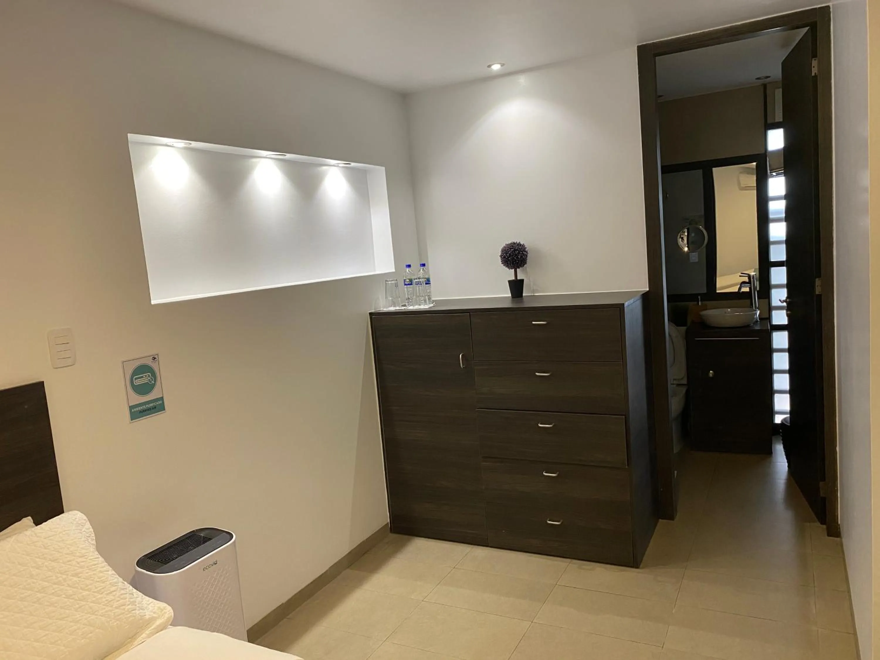 Photo of the whole room, Bed in Galapagos Sunset Hotel