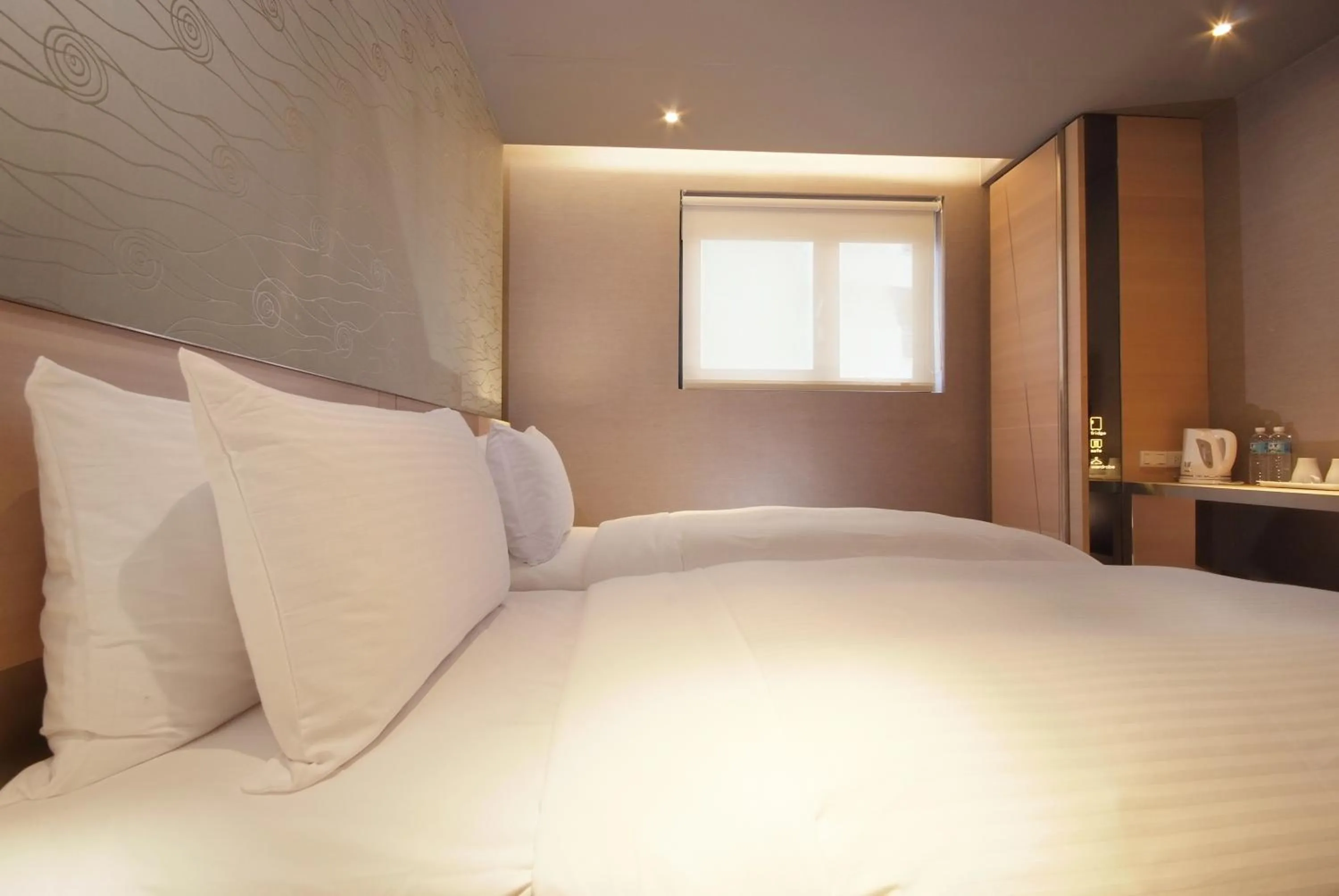 bunk bed, Bed in Guest Hotel