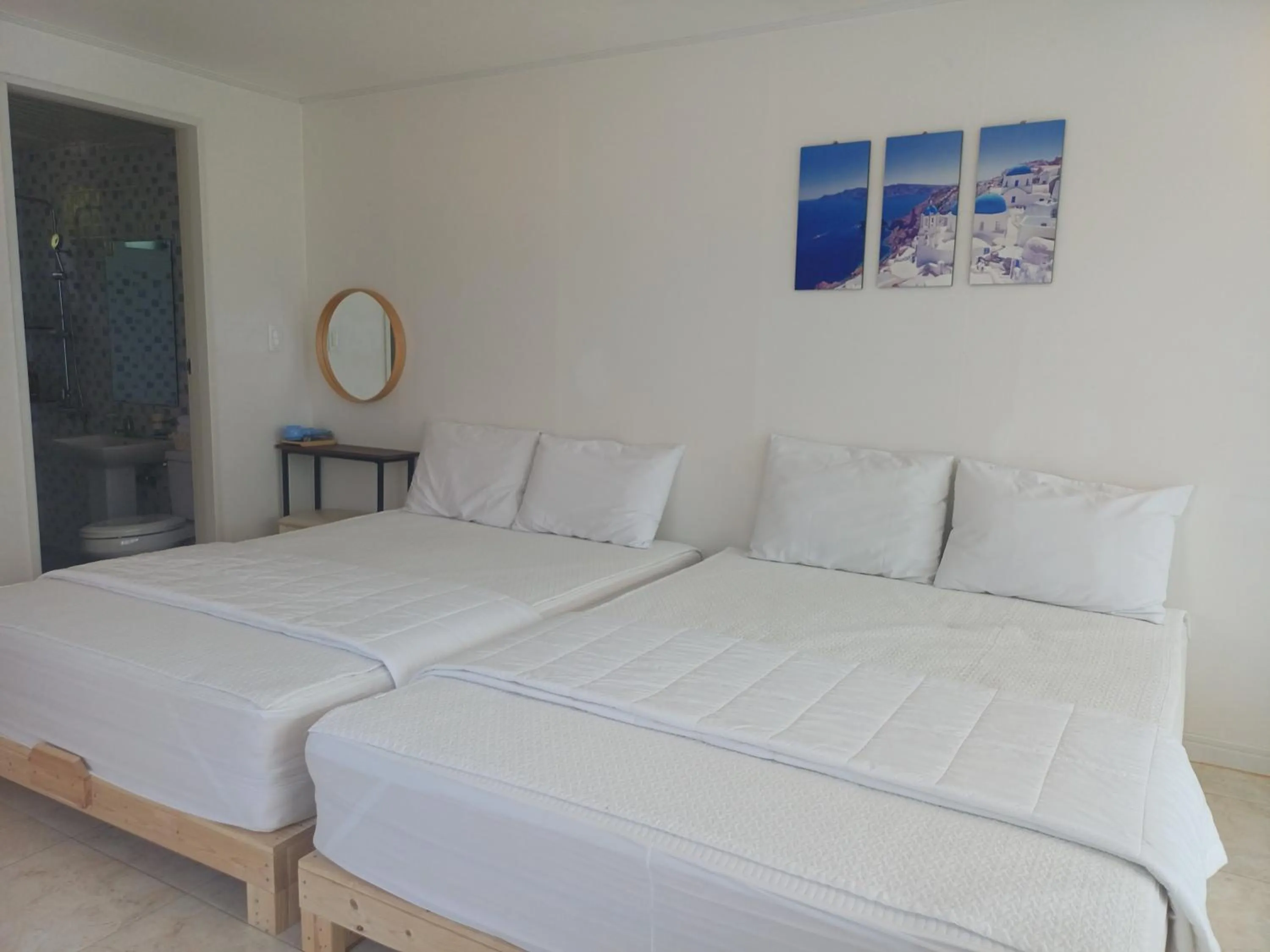 Bedroom, Bed in Melodia Pension