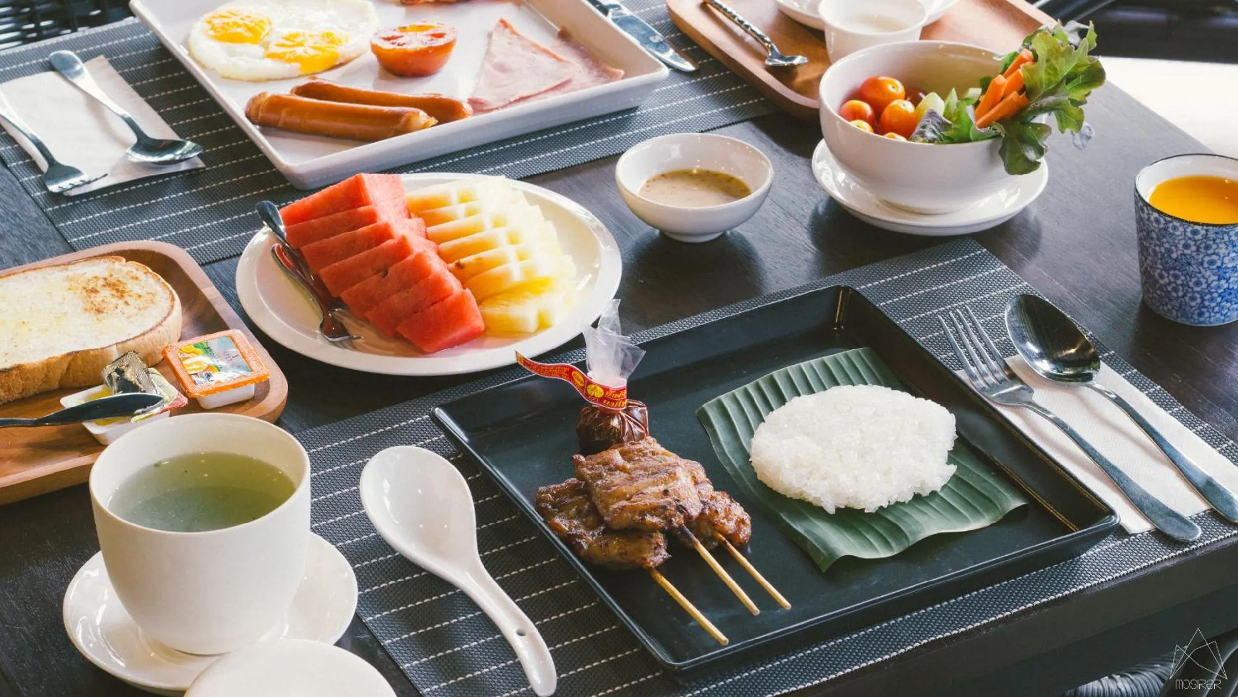 Food in Chotana Villa Hotel Chiang Mai