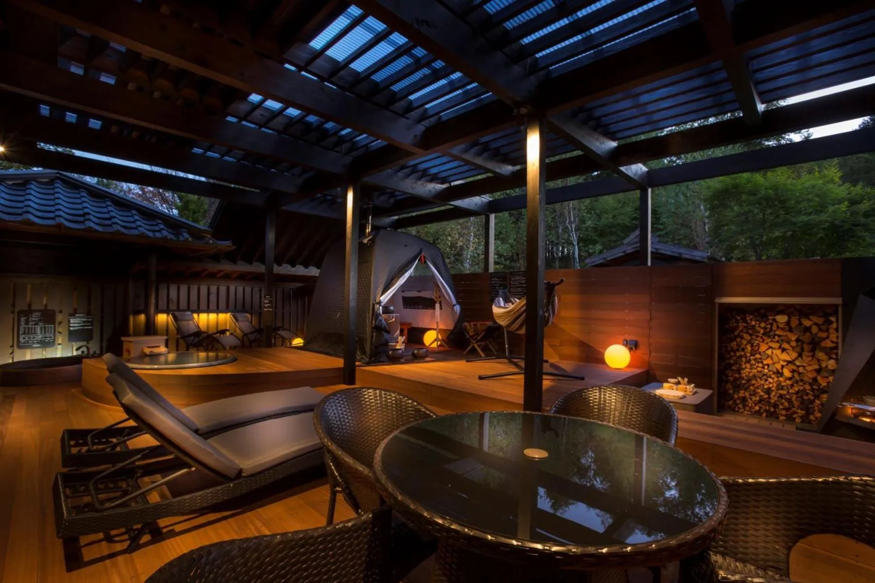 Tsutaya Tokinoyado Kazari