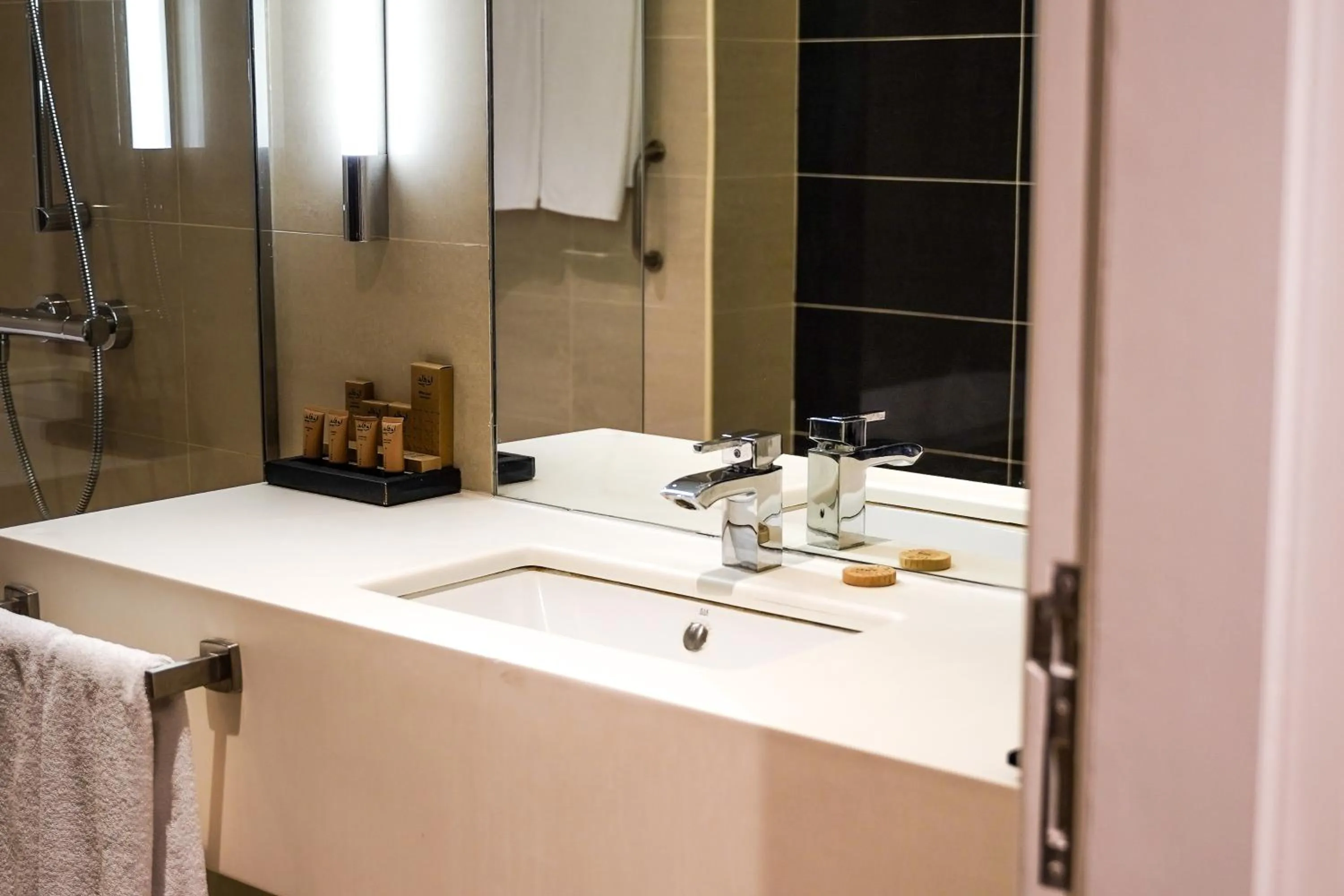 Bathroom in Awfad Hotel