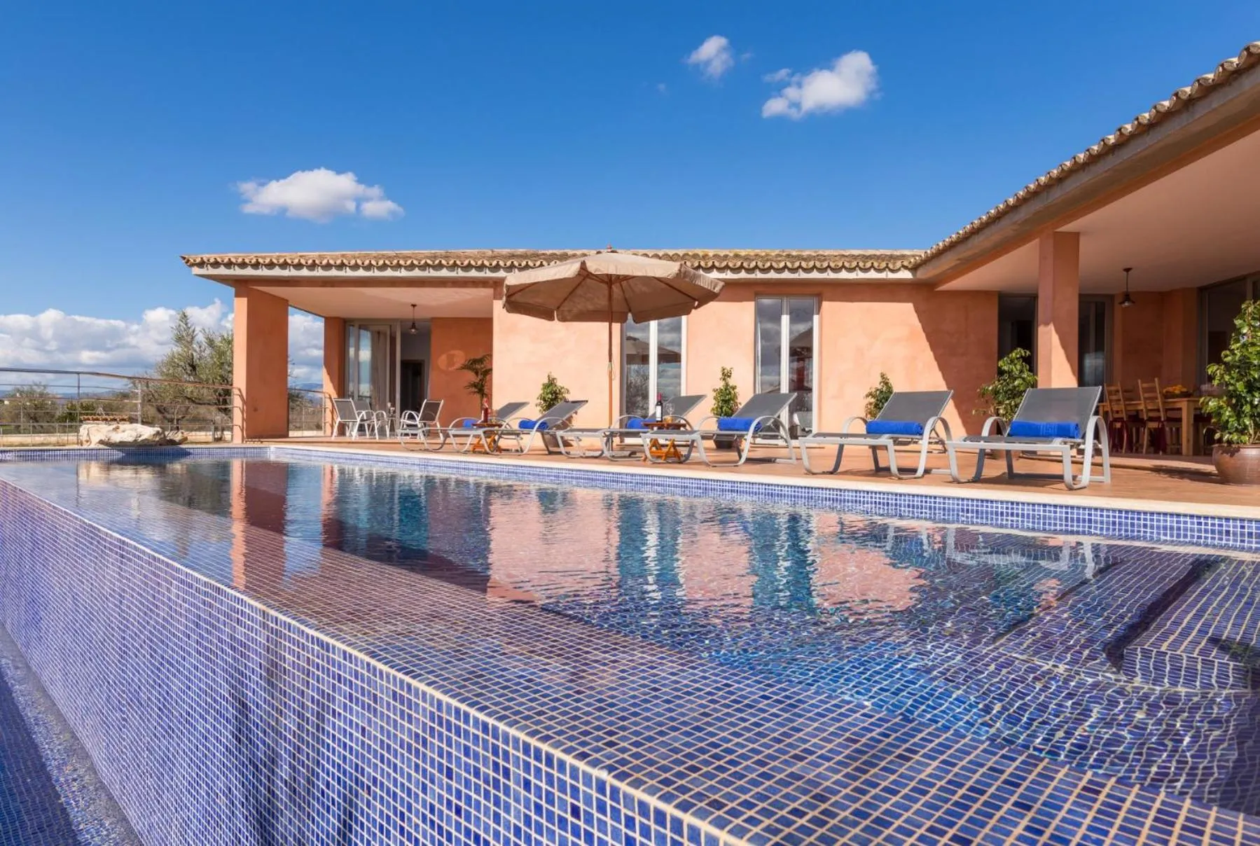 Facade/entrance in Son Bordils