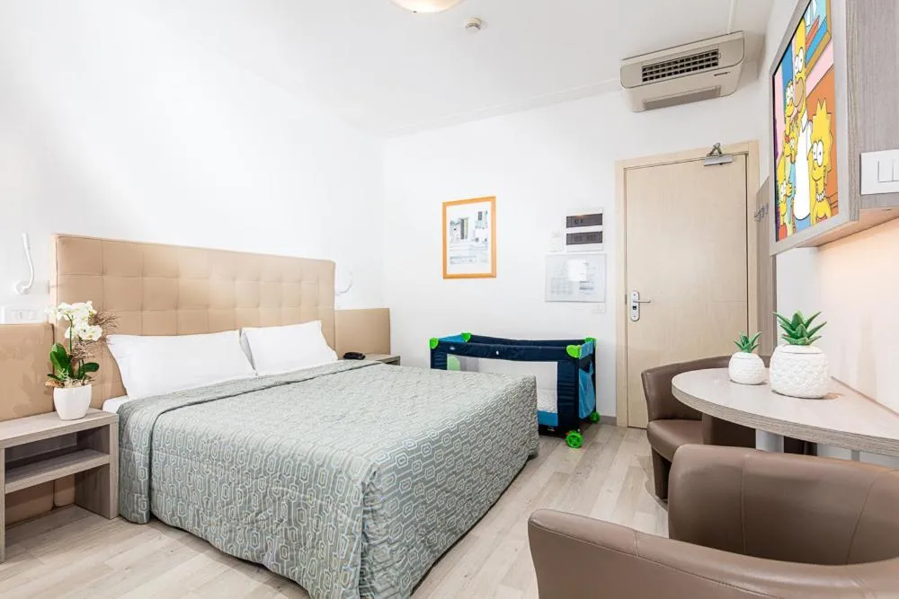 Bedroom, Bed in Hotel Palma de Majorca