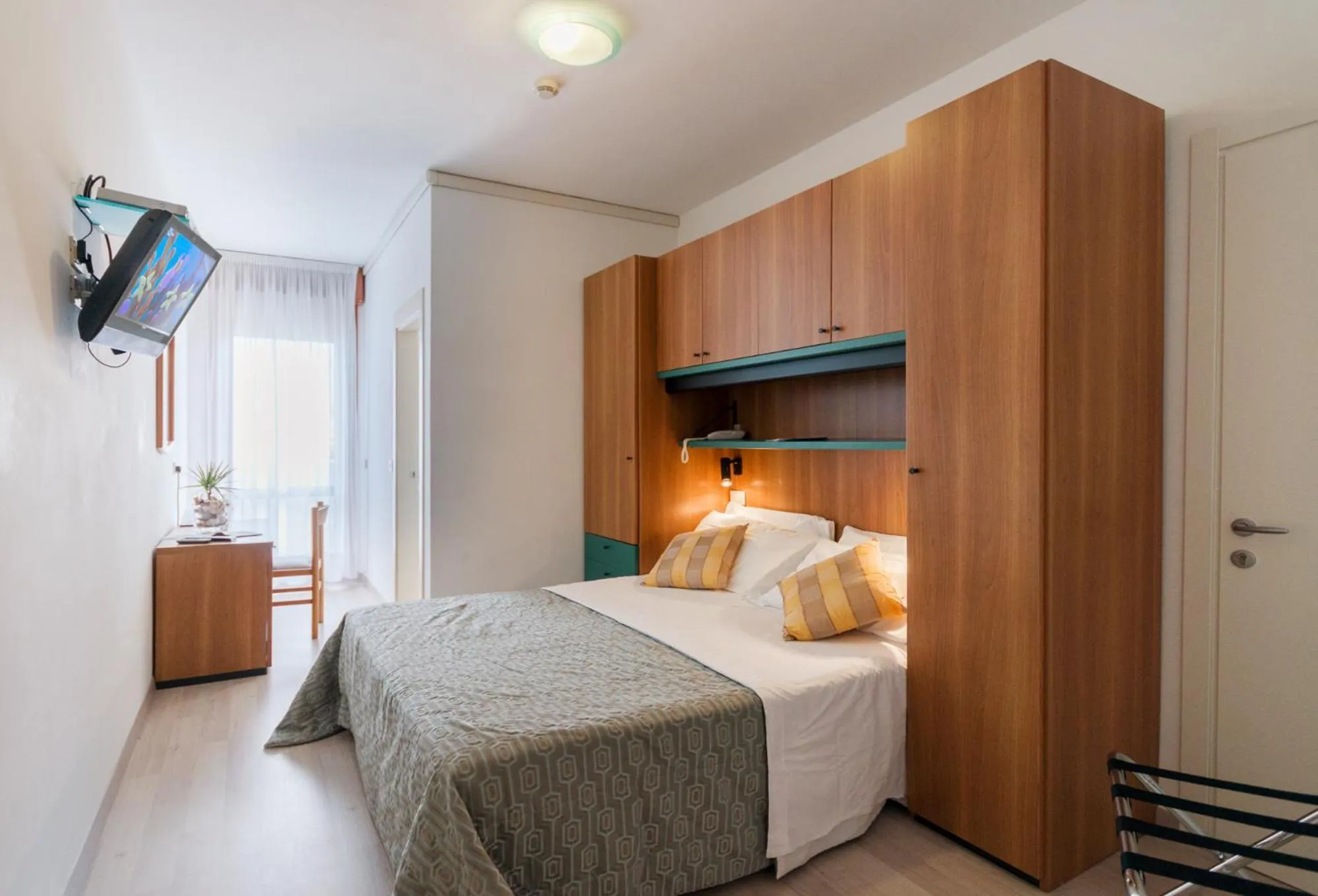 Photo of the whole room, Bed in Hotel Palma de Majorca