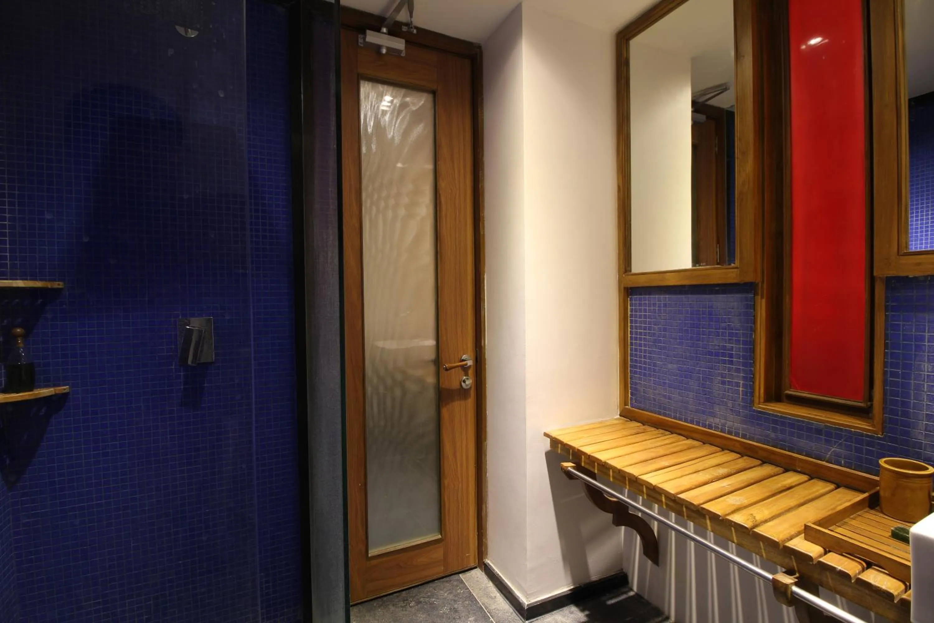 Bathroom in The Sky Imperial Aarivaa Luxury Stays