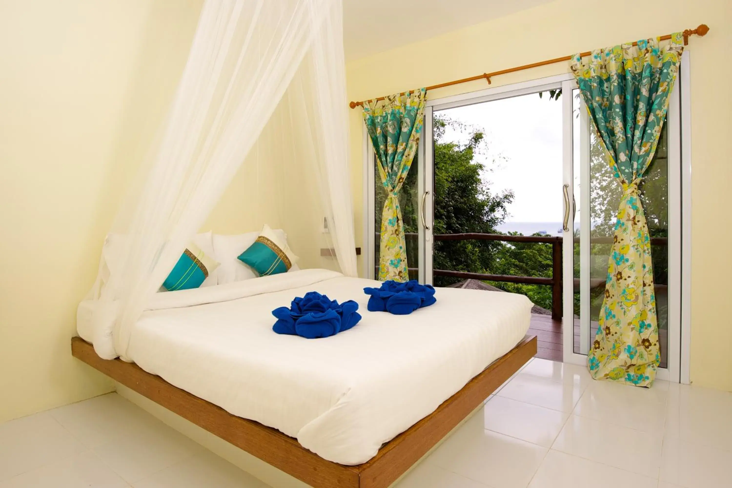 Small Double Room in Bubble Bungalow Small Double Room in Bubble Bungalow