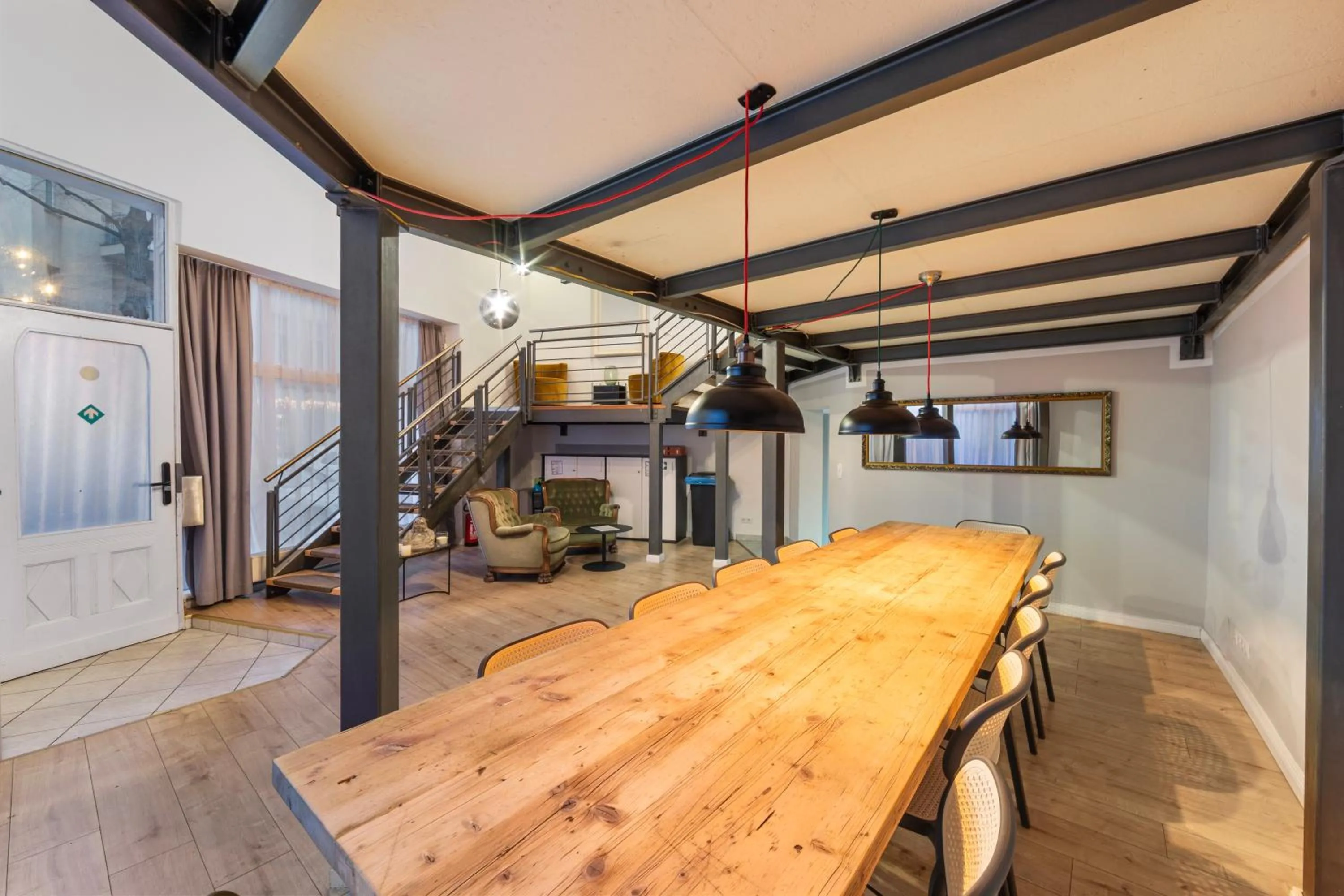 Dining area in Big family apartment Berlin Treptower Park