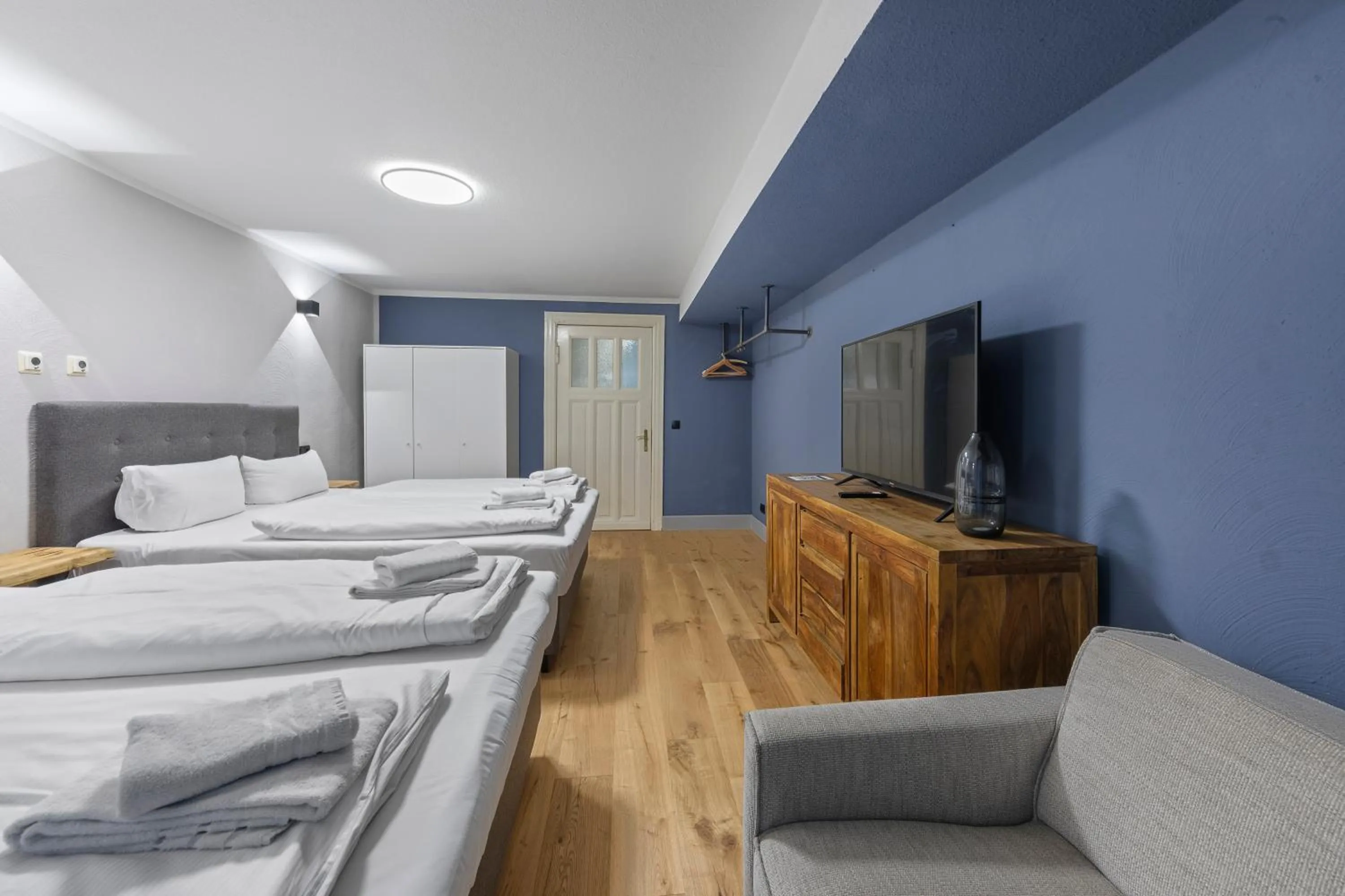 Bedroom, Bed in Big family apartment Berlin Treptower Park