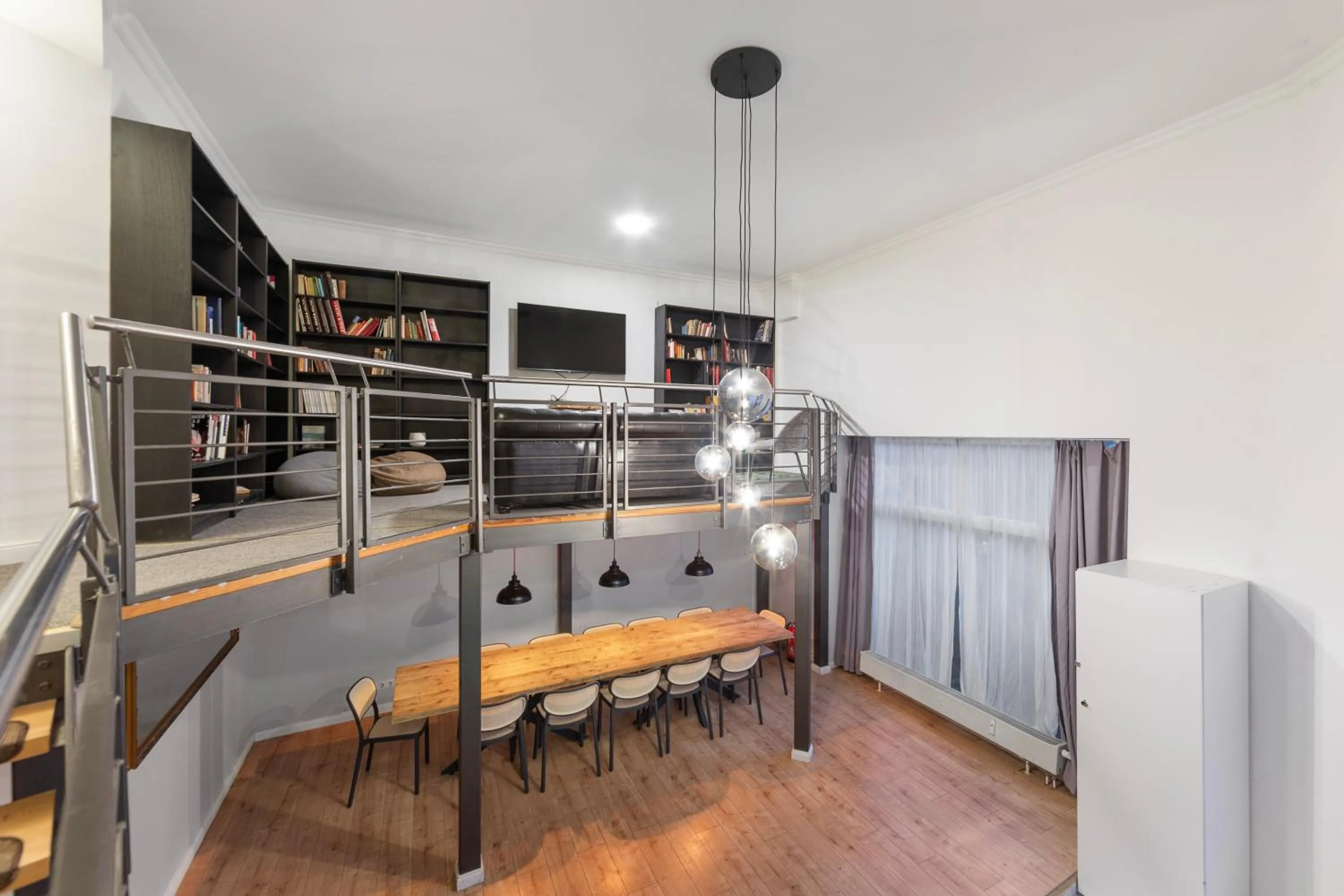 Dining area in Big family apartment Berlin Treptower Park