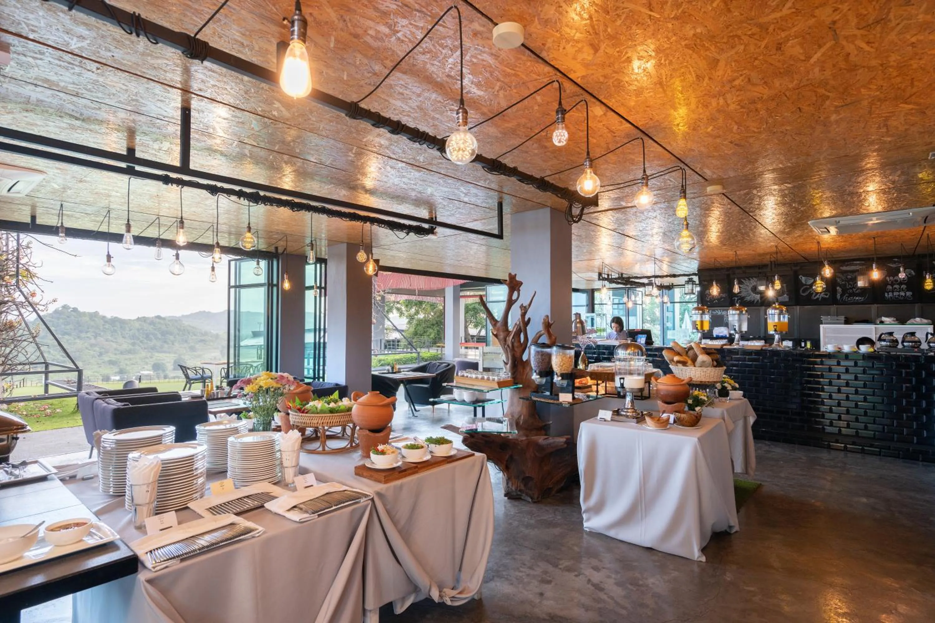 Restaurant/places to eat in The Paz Resort Khao Yai