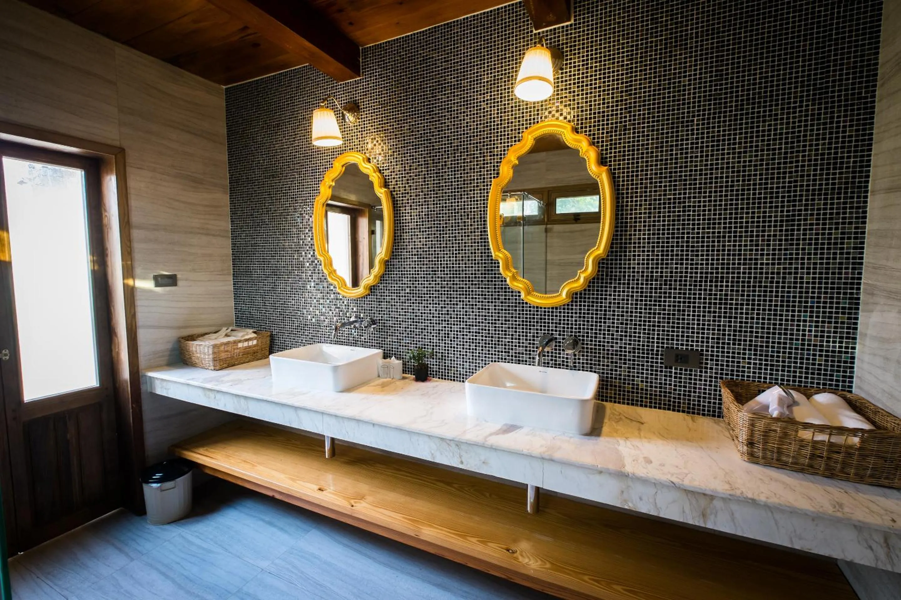 Toilet, Bed in Mela Garden Retreat Cottage