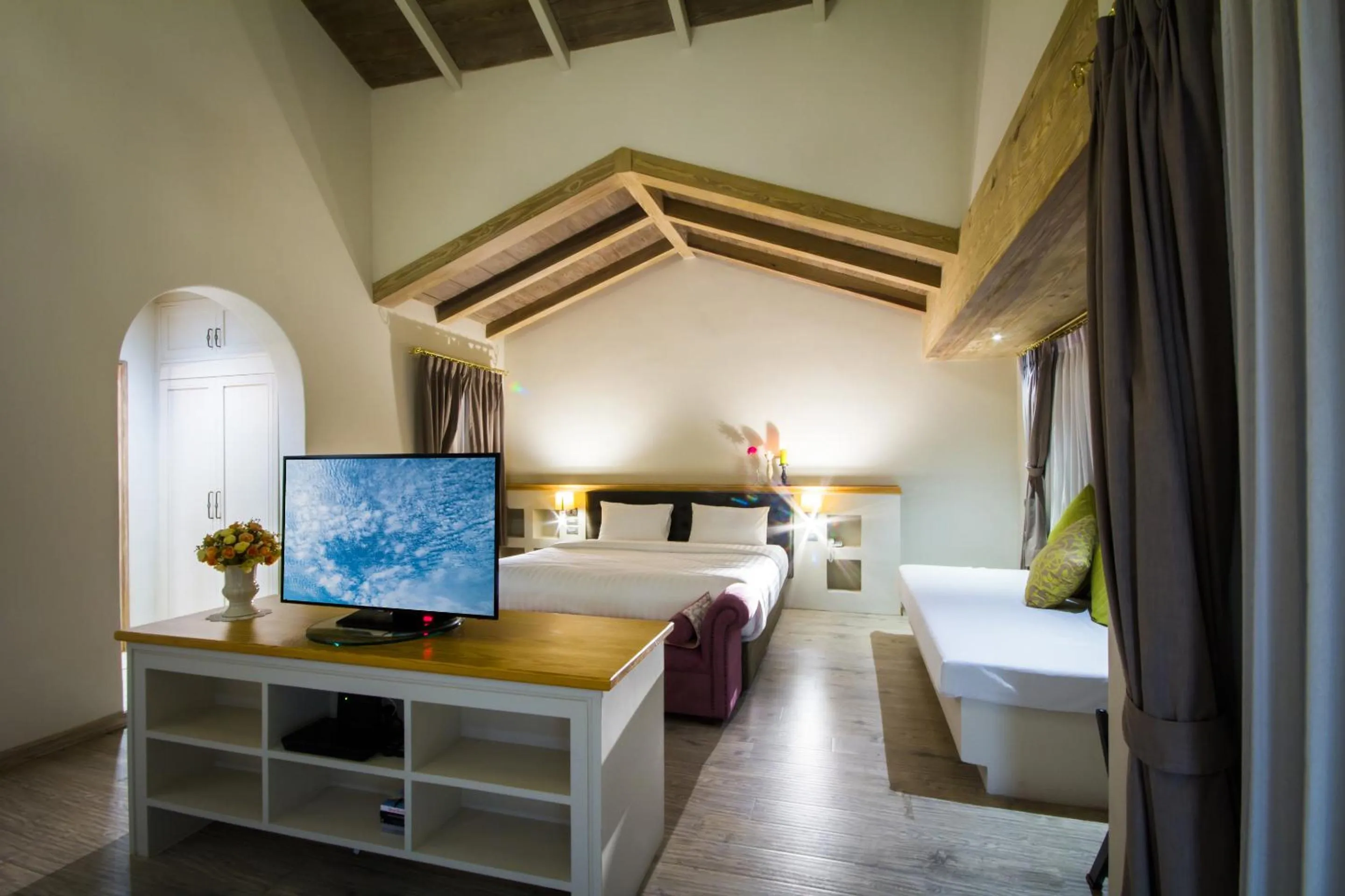 Mountain view, Bed in Mela Garden Retreat Cottage