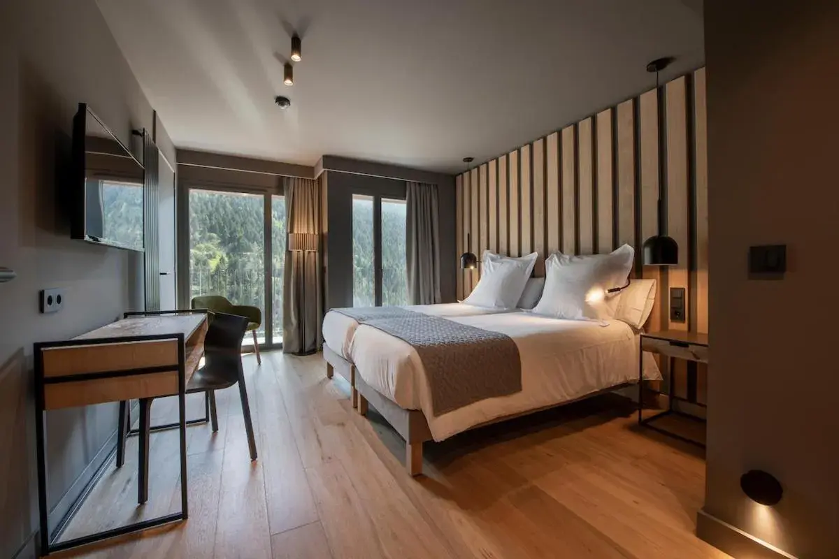 Double or Twin Room with Mountain View in Hotel Naudi Boutique Adults only Double or Twin Room with Mountain View in Hotel Naudi Boutique Adults only