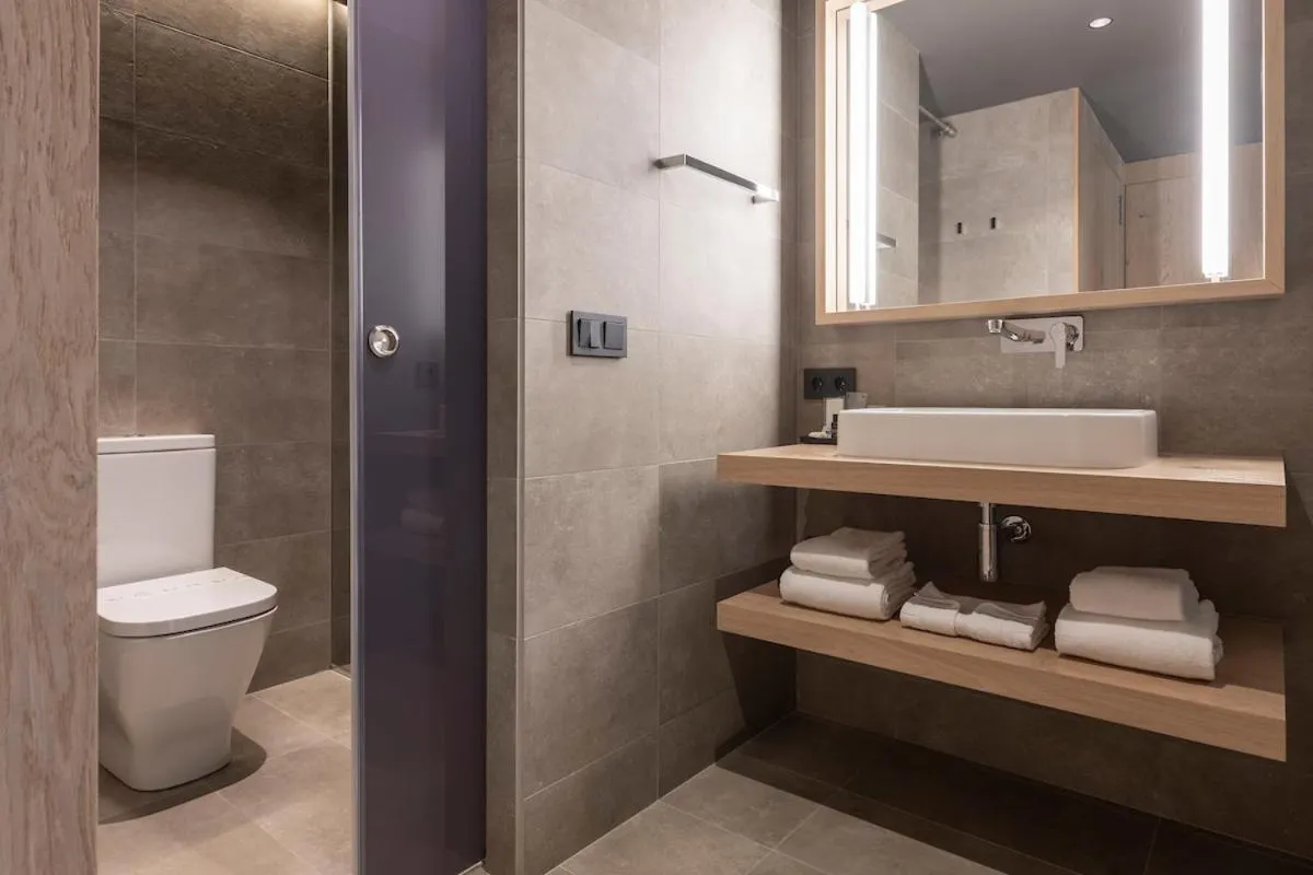 Toilet in Hotel Naudi Boutique Adults only