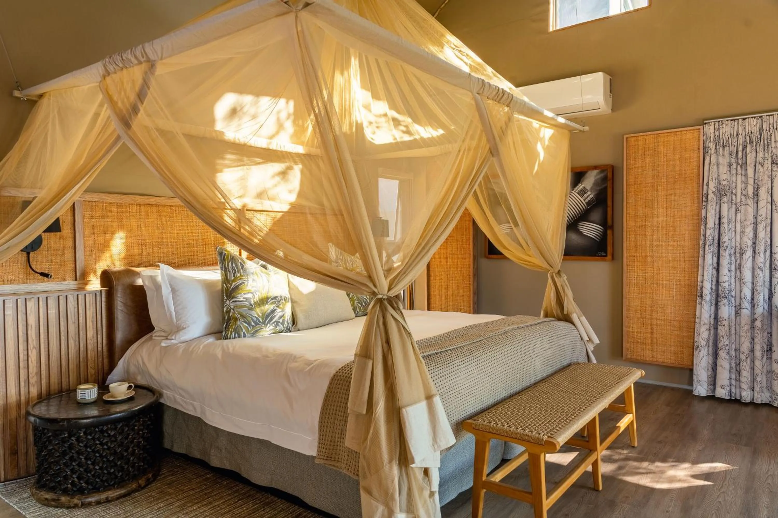Bedroom, Bed in Victoria Falls River Lodge