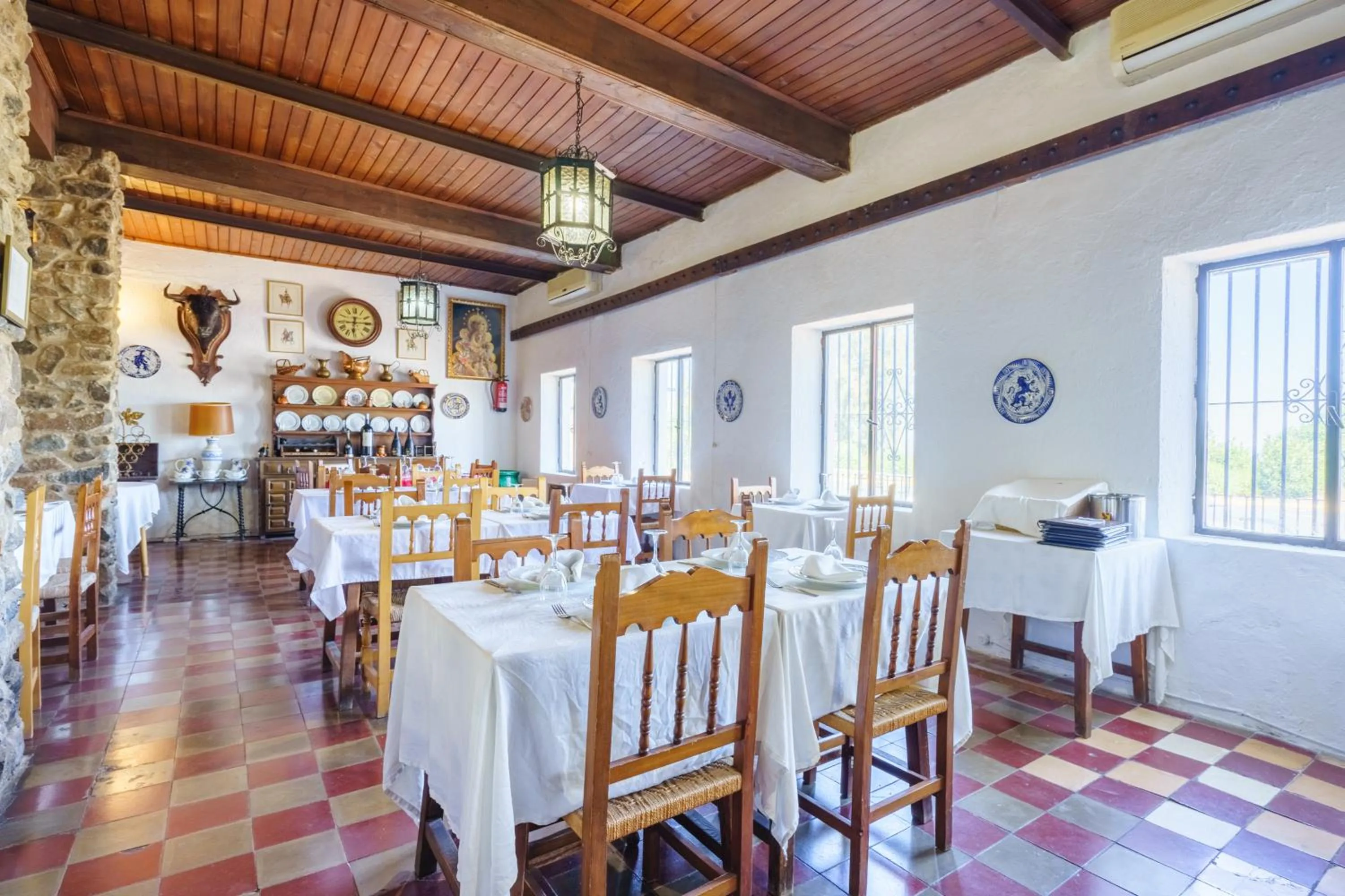 Restaurant/places to eat in Venta del Alto Hotel las Cumbres by Vivere Stays
