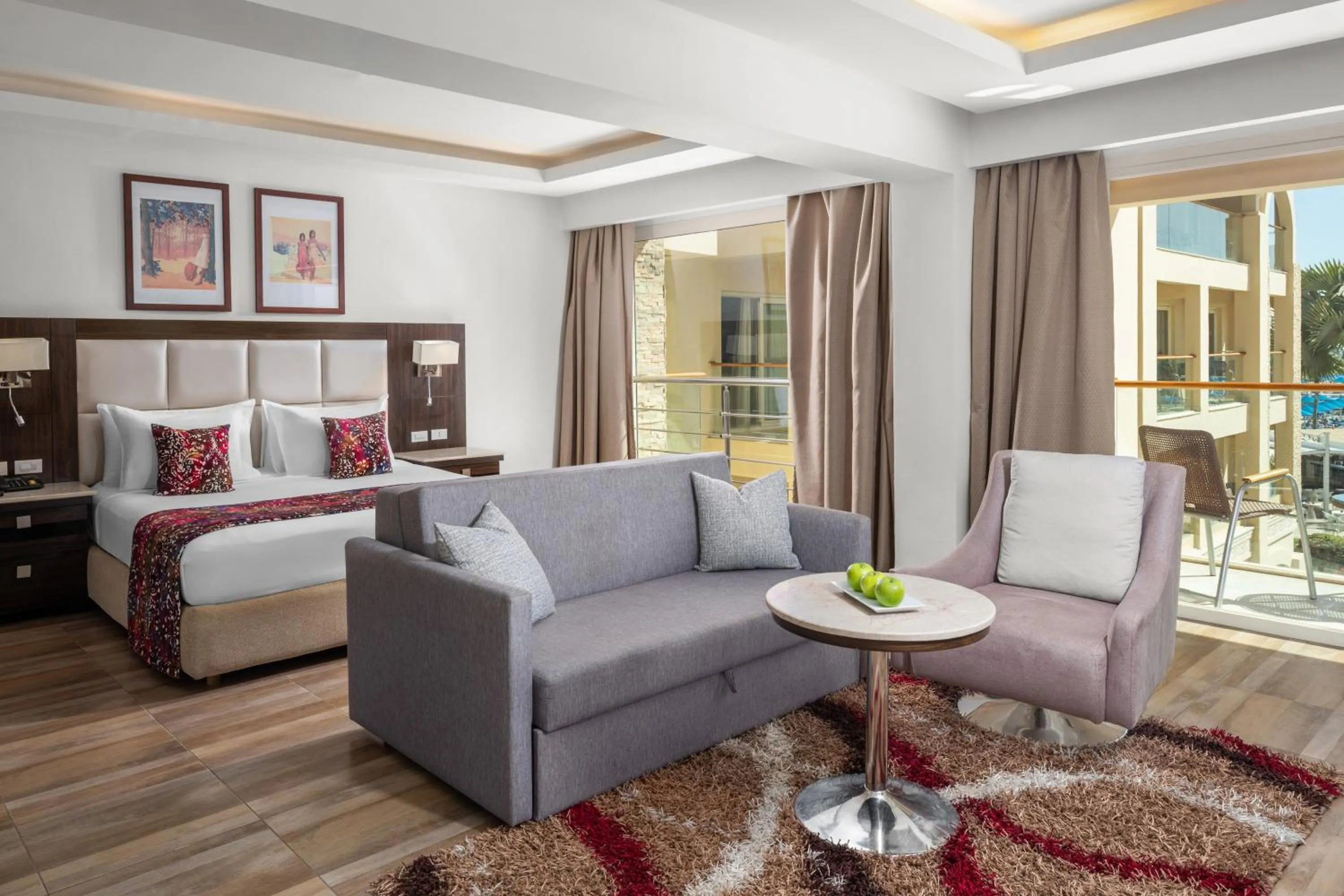 Seating area, Bed in Pickalbatros White Beach Resort - Hurghada